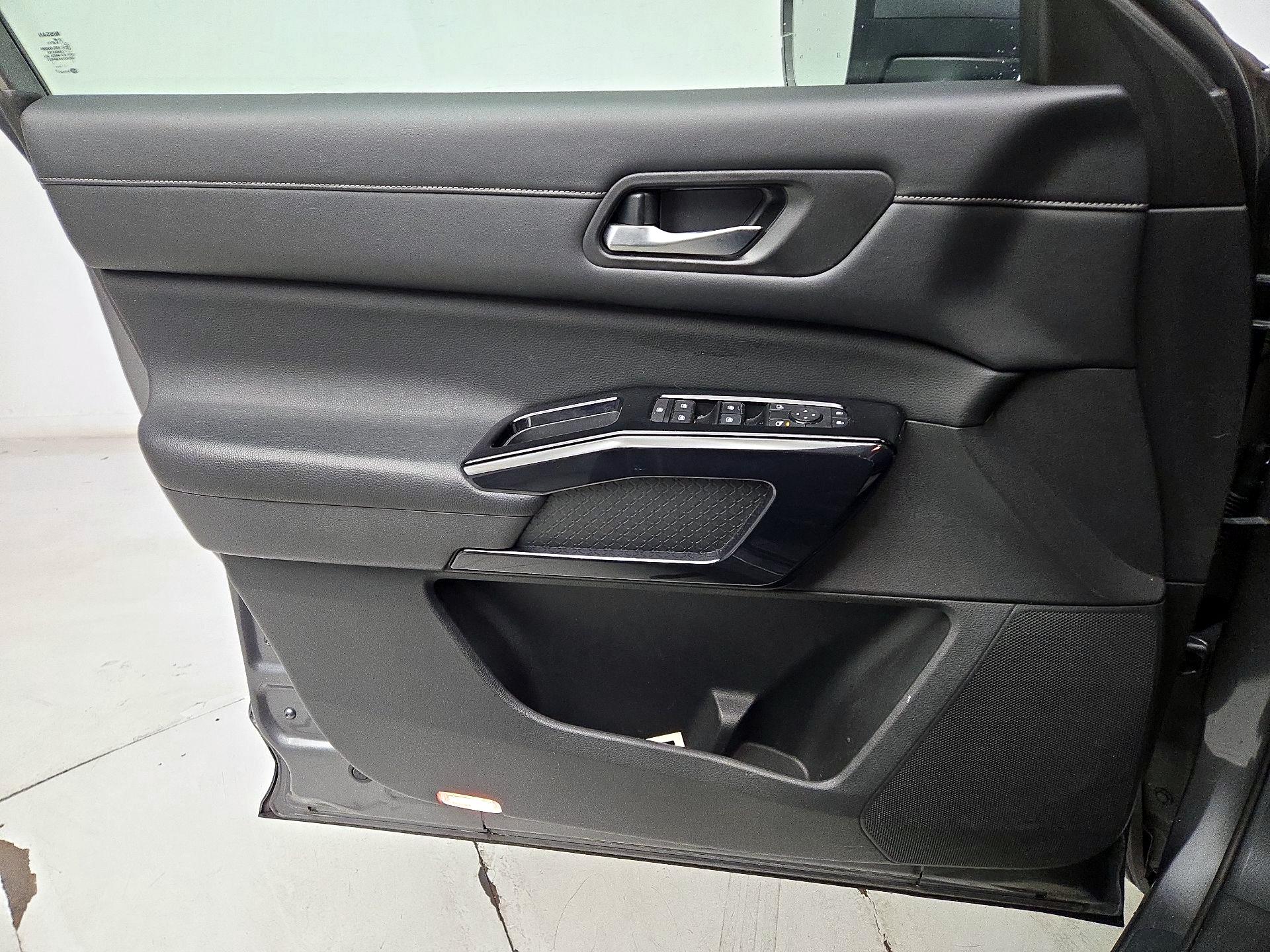 Thumbnail: 2022 Nissan Pathfinder - 12