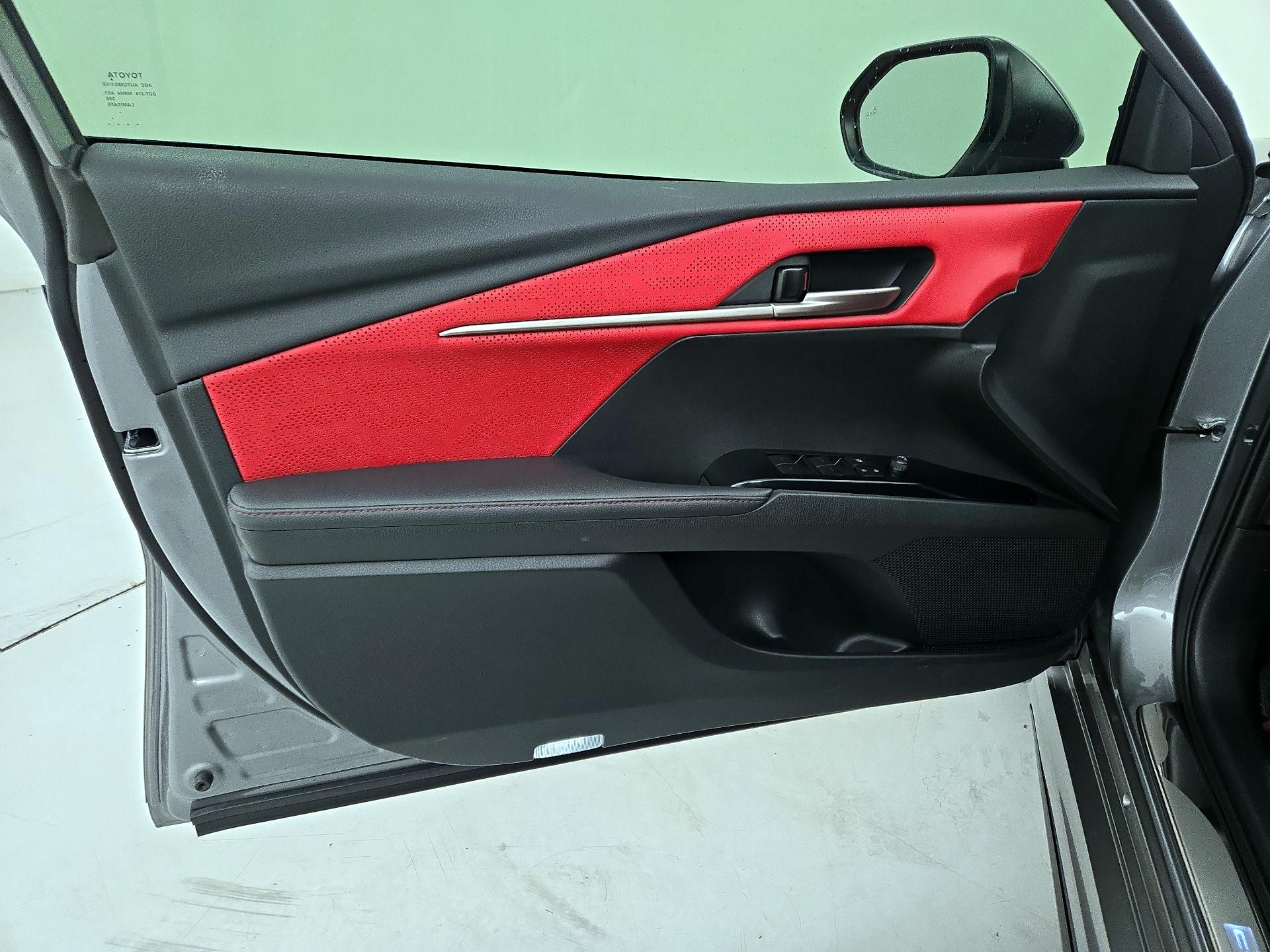 Thumbnail: 2025 Toyota Camry - 12