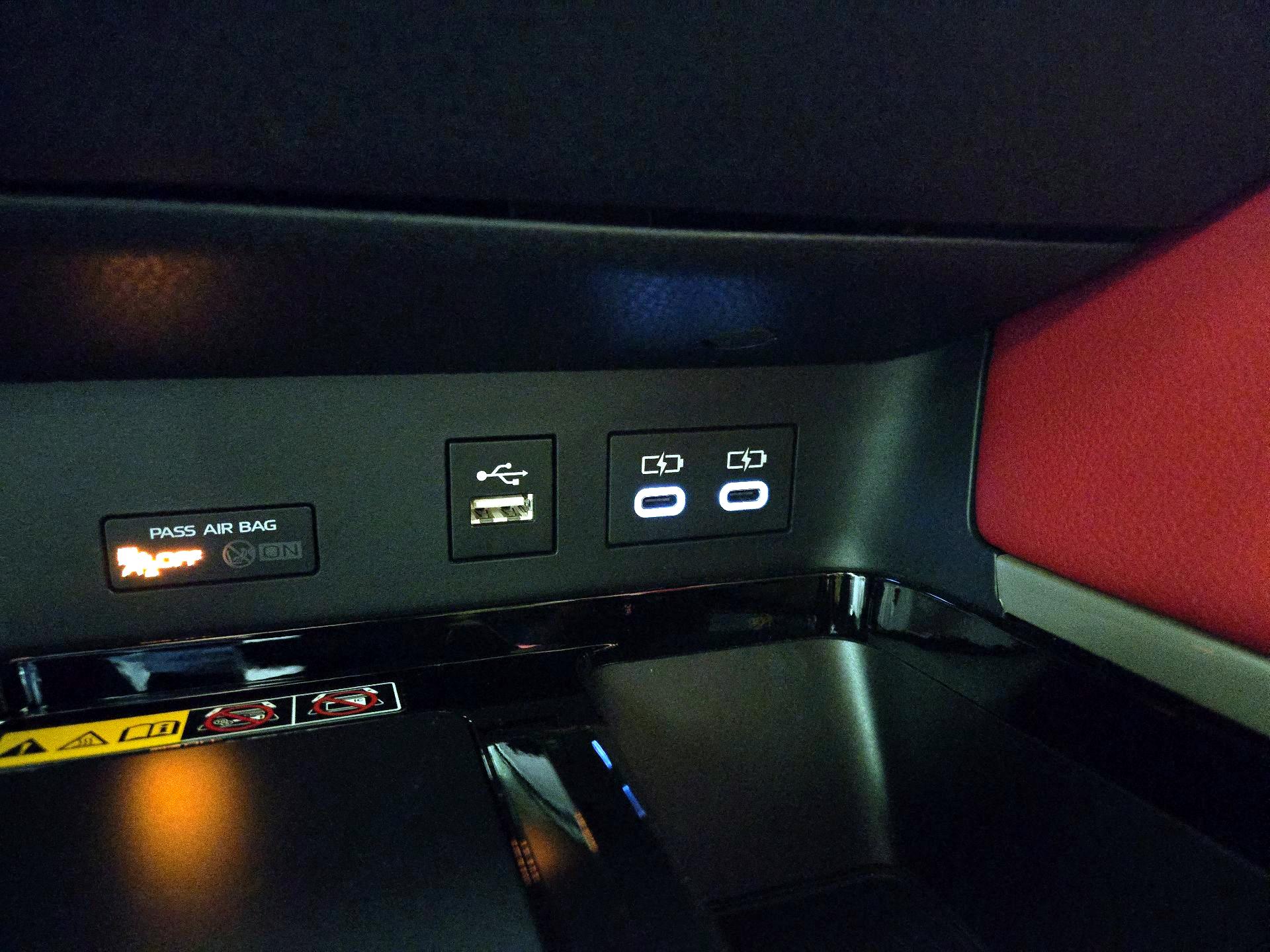 Thumbnail: 2025 Toyota Camry - 18