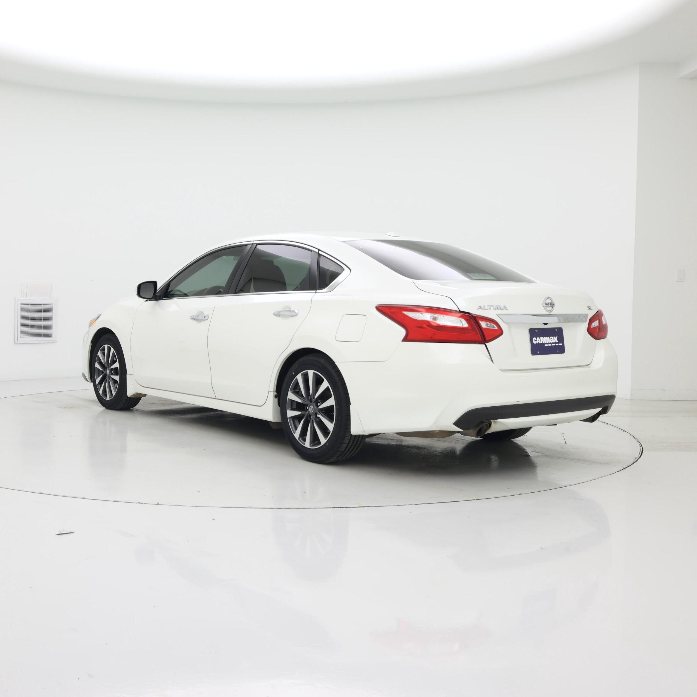 Thumbnail: 2017 Nissan Altima - 2