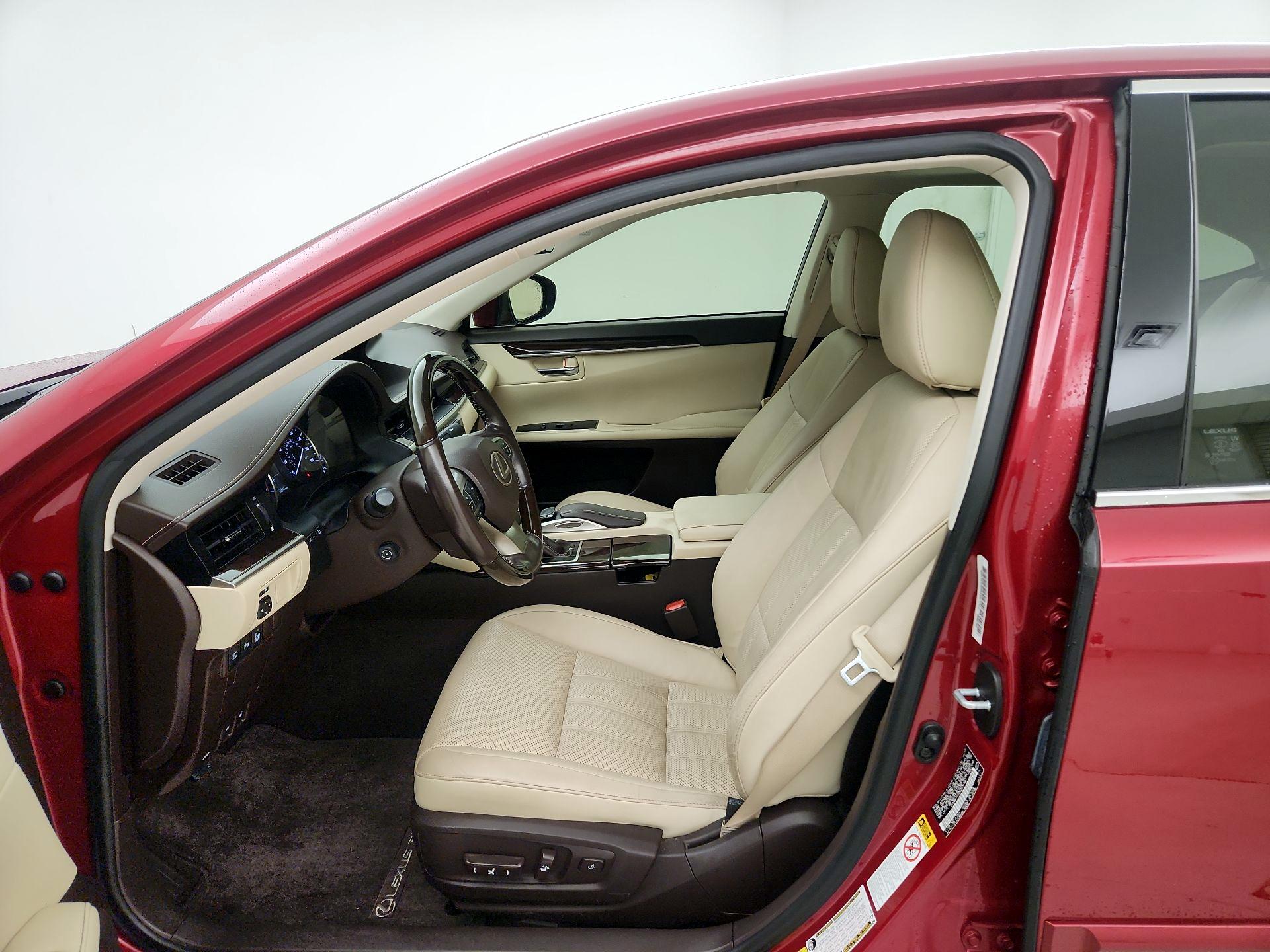 Thumbnail: 2016 Lexus ES - 11