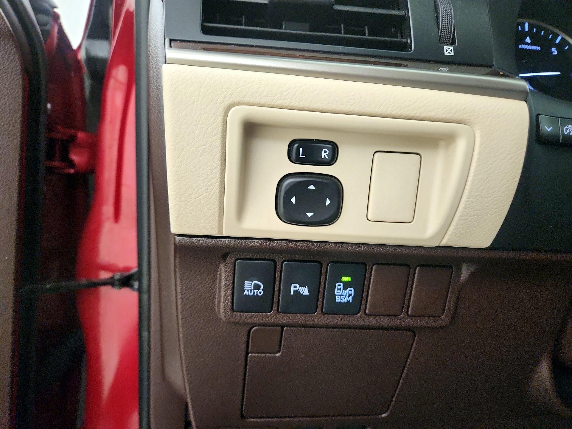 Thumbnail: 2016 Lexus ES - 13