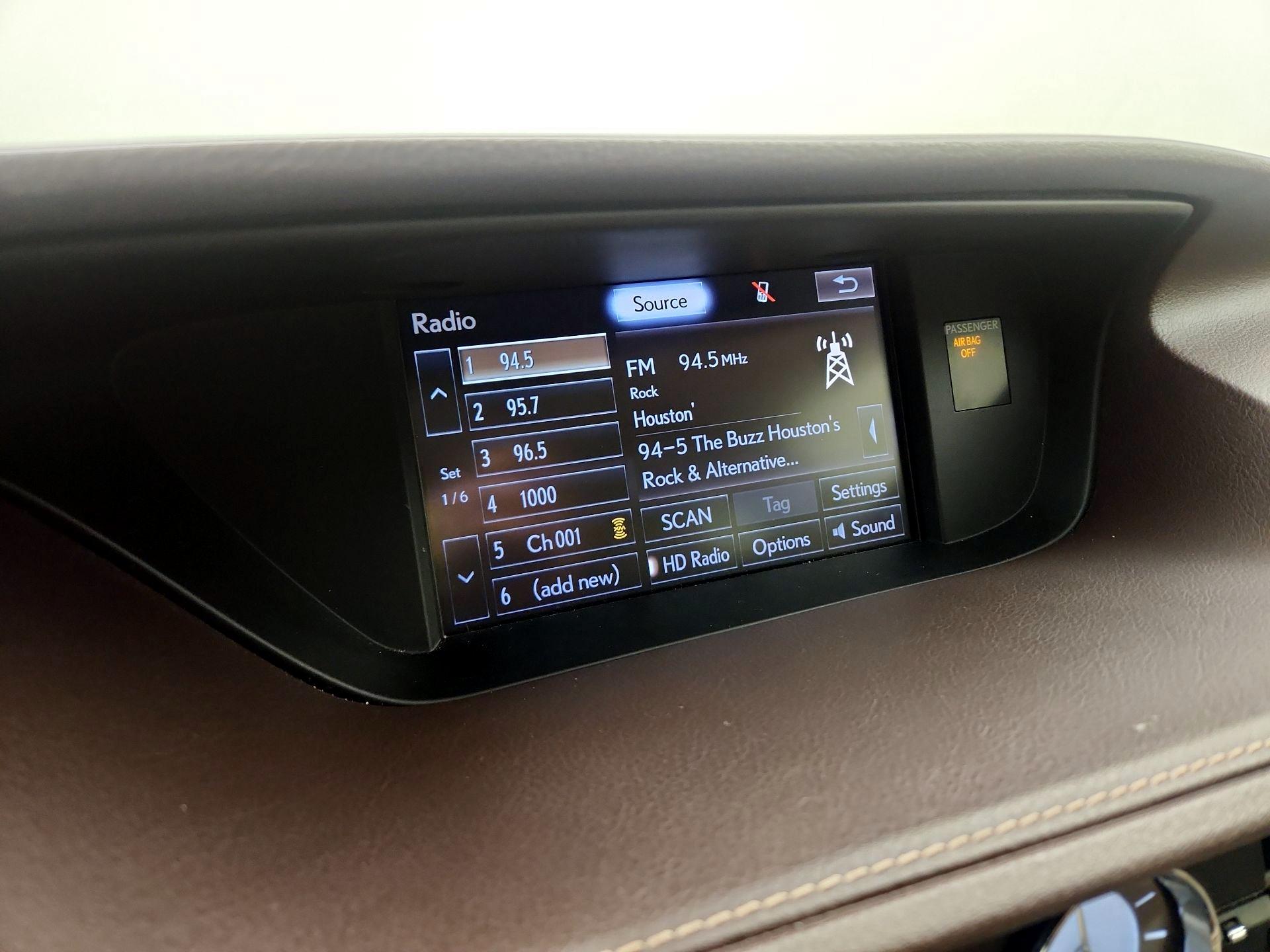 Thumbnail: 2016 Lexus ES - 16