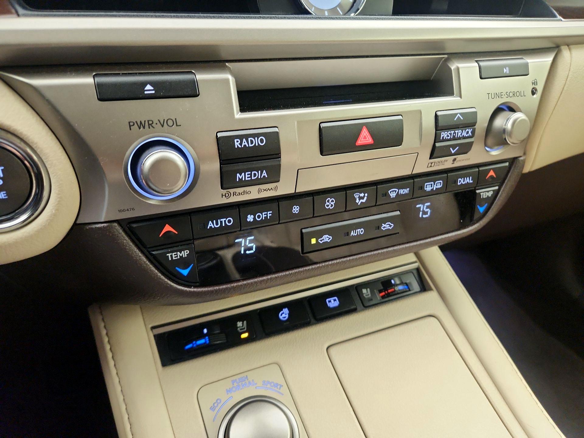 Thumbnail: 2016 Lexus ES - 17