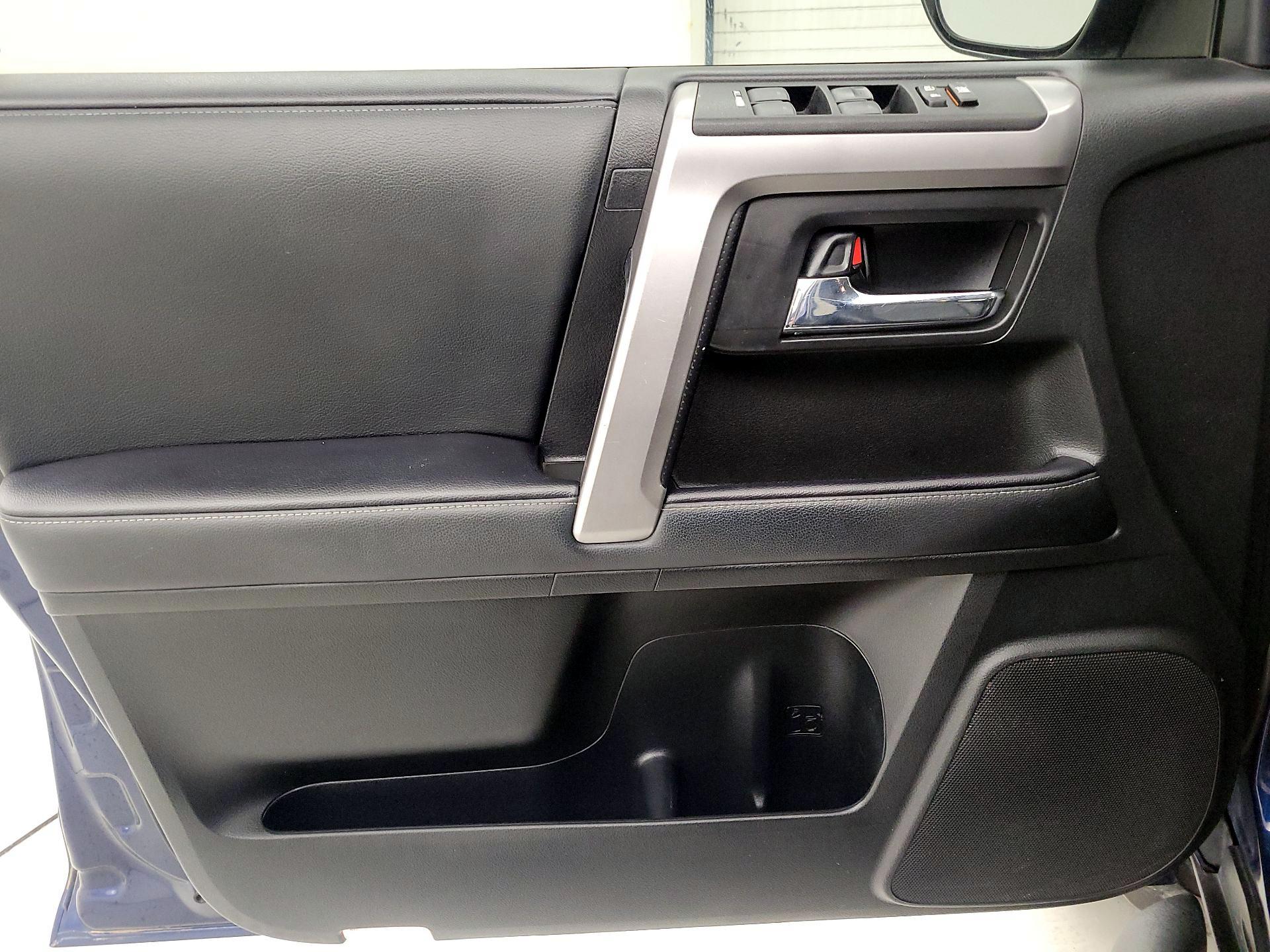 Thumbnail: 2020 Toyota 4Runner - 12