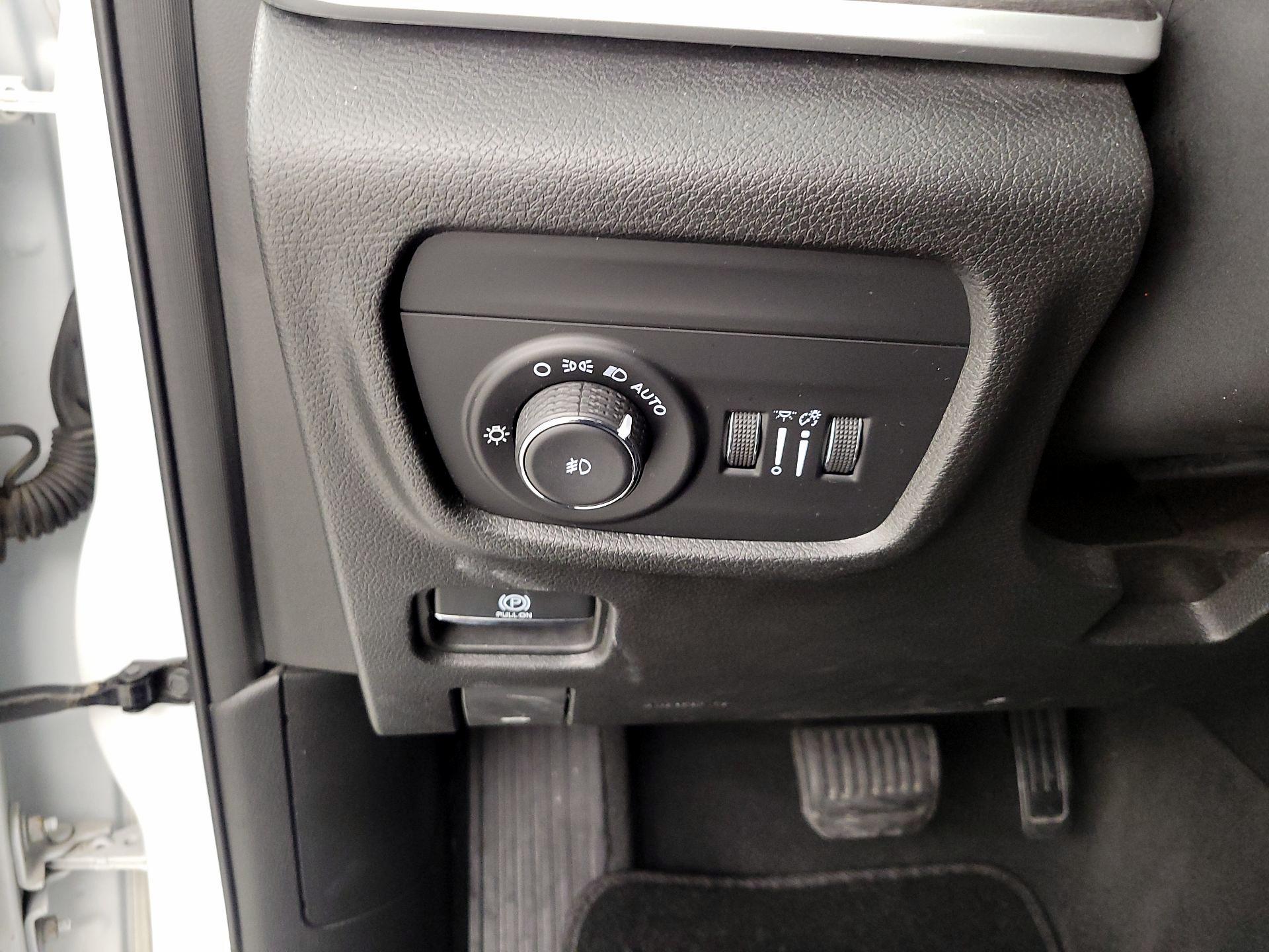 Thumbnail: 2022 Jeep Grand Cherokee - 11