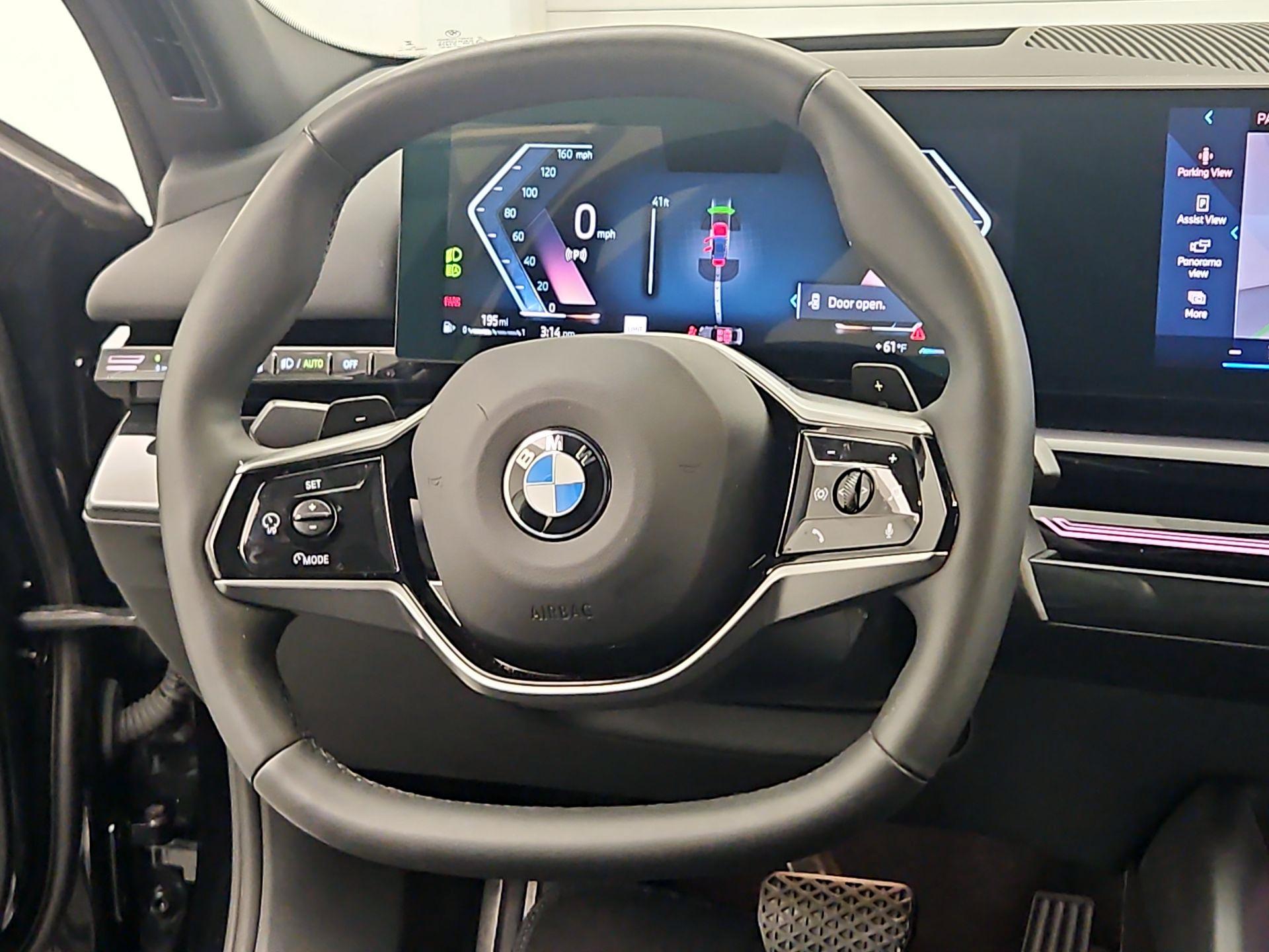 Thumbnail: 2025 BMW 5 Series - 10