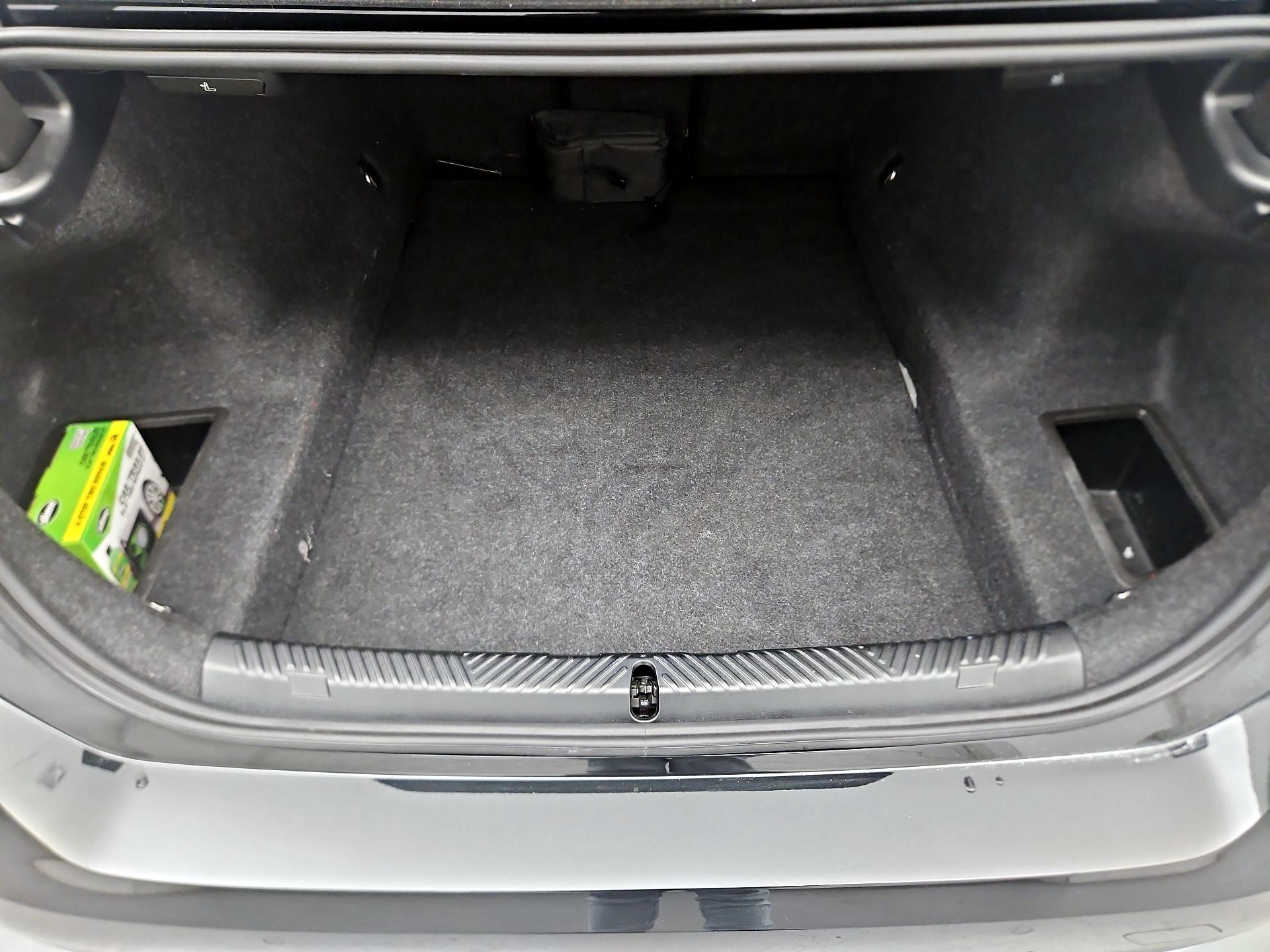 Thumbnail: 2025 BMW 5 Series - 17