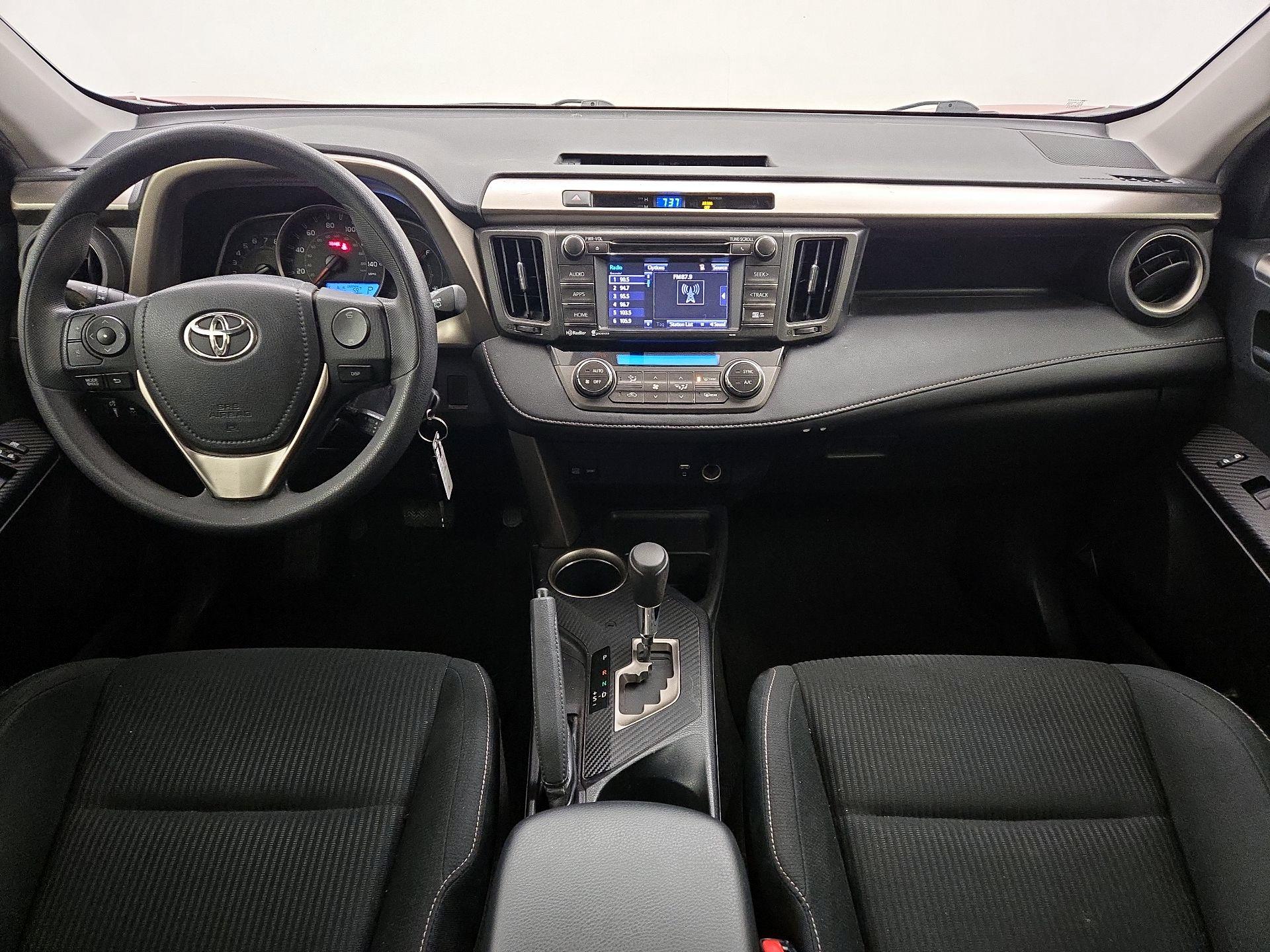 Thumbnail: 2015 Toyota RAV4 - 9