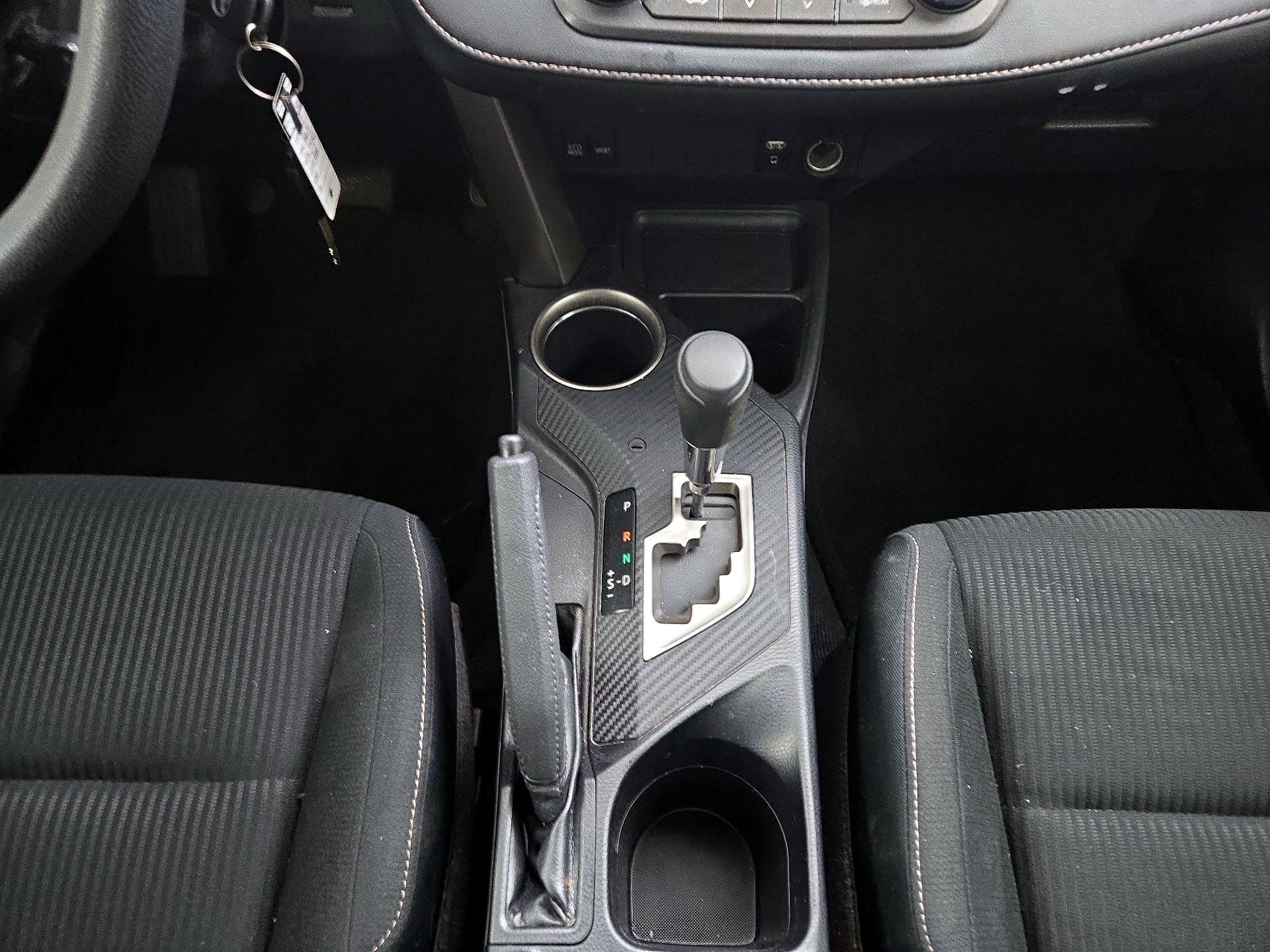 Thumbnail: 2015 Toyota RAV4 - 17