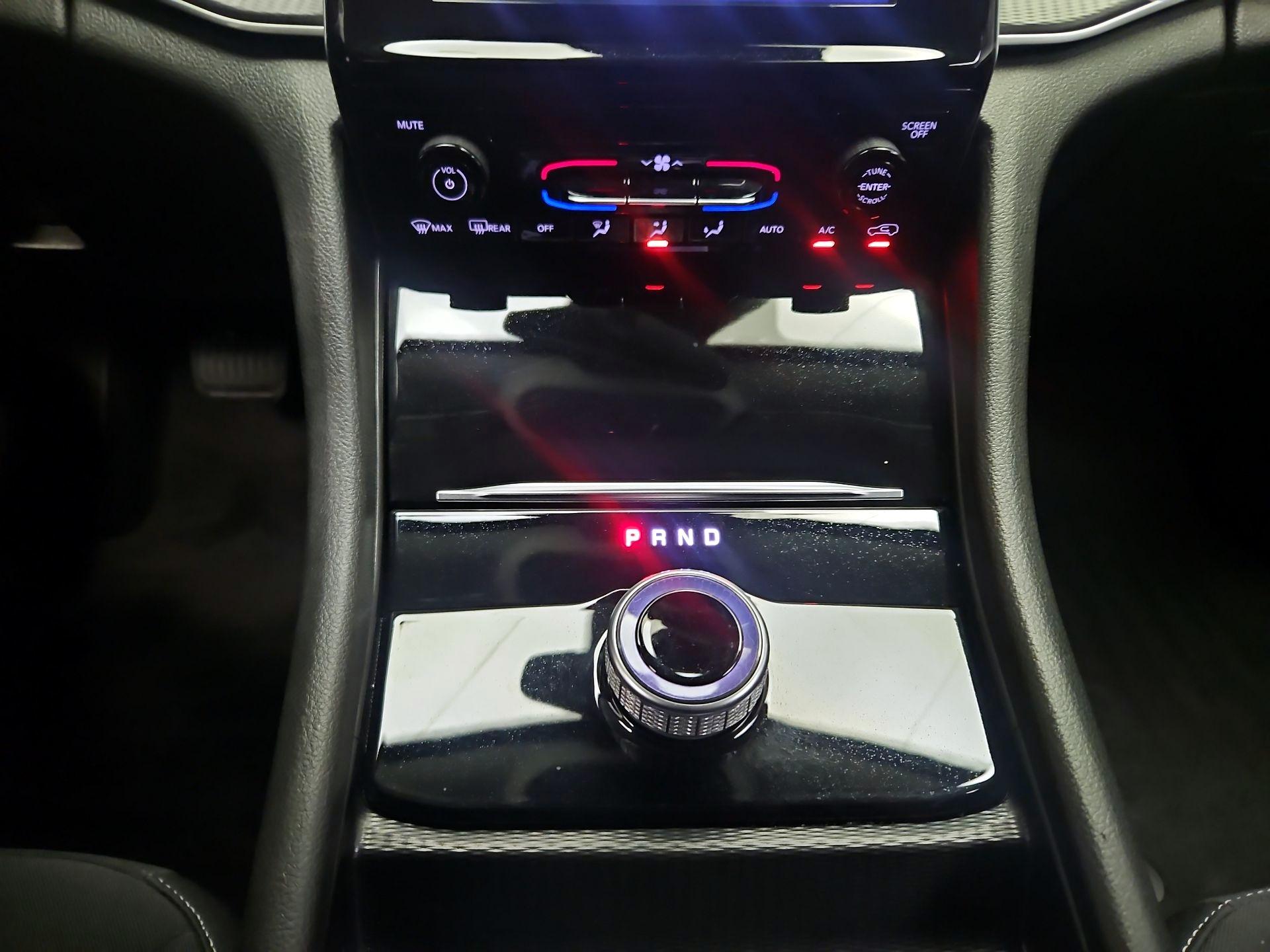 Thumbnail: 2024 Jeep Grand Cherokee - 16