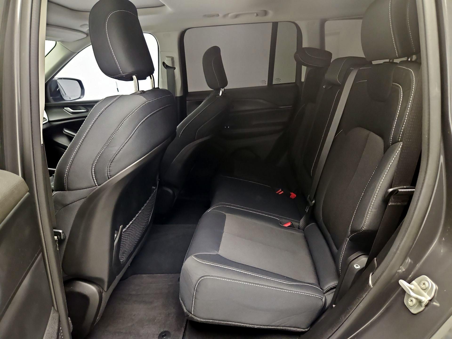 Thumbnail: 2024 Jeep Grand Cherokee - 17