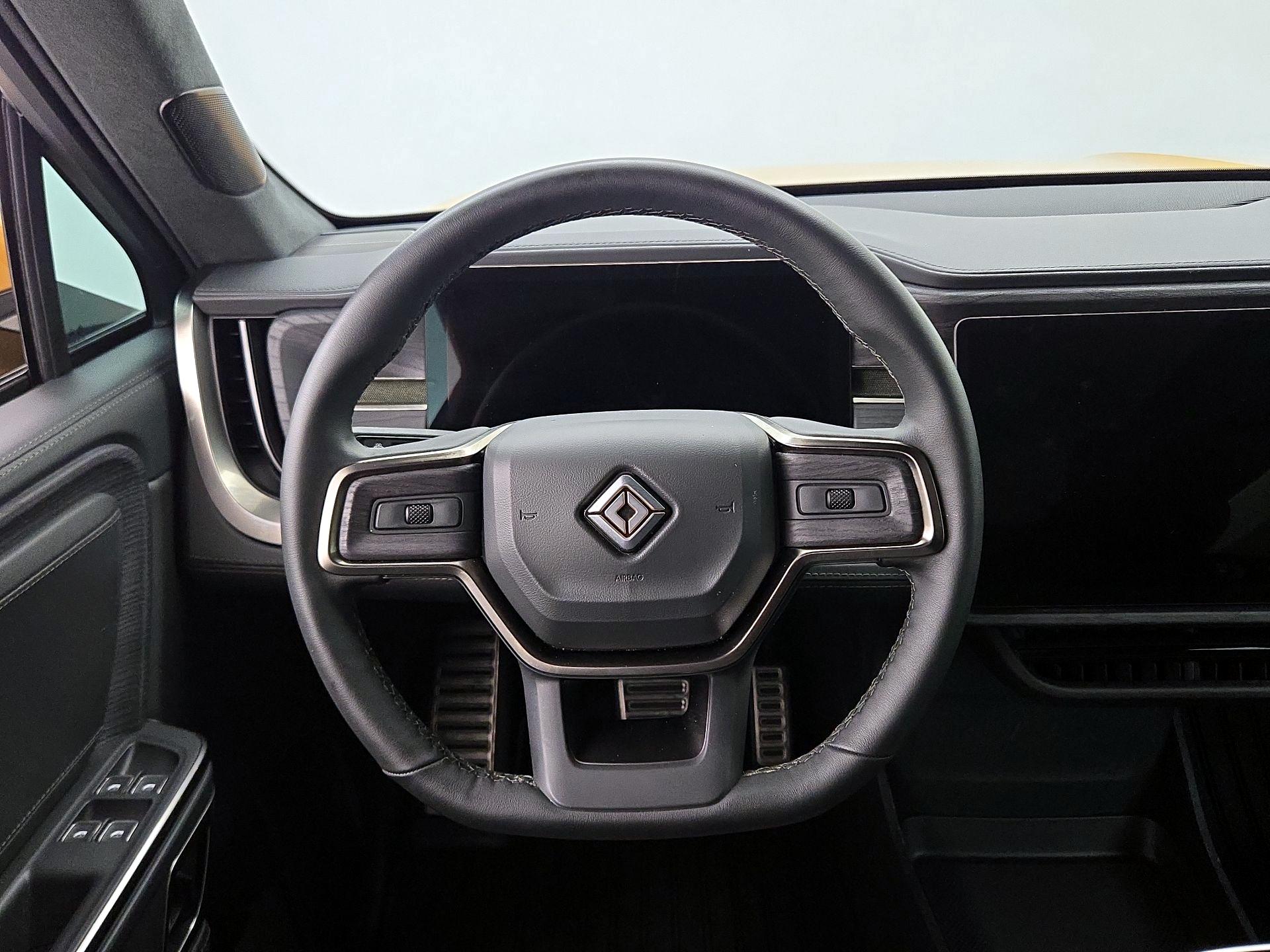 Thumbnail: 2023 Rivian R1S - 10