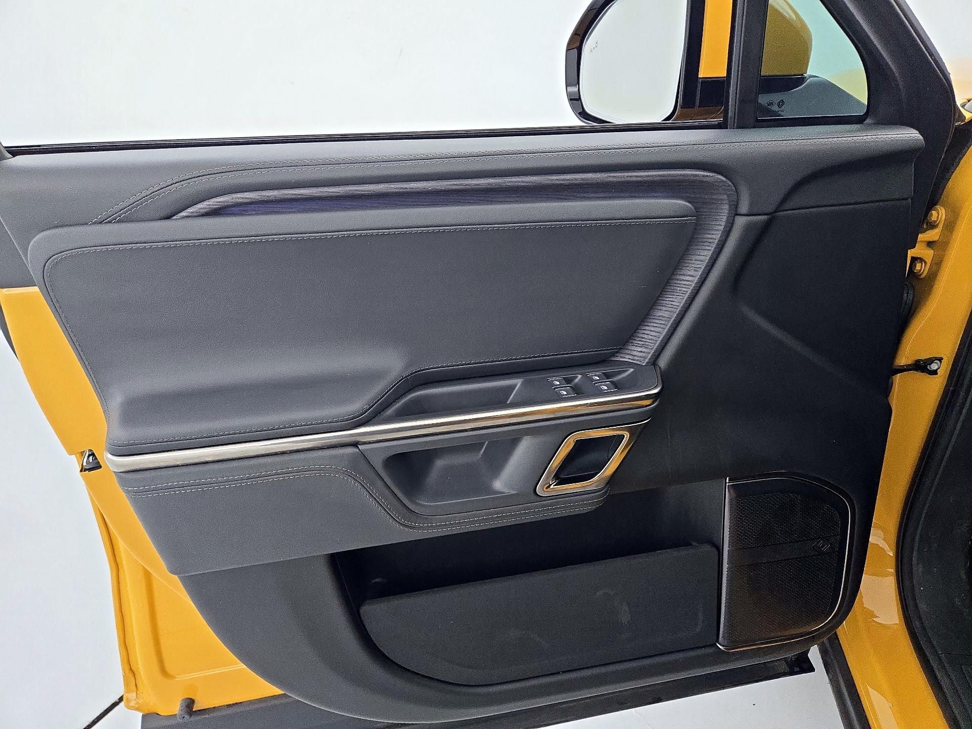 Thumbnail: 2023 Rivian R1S - 12