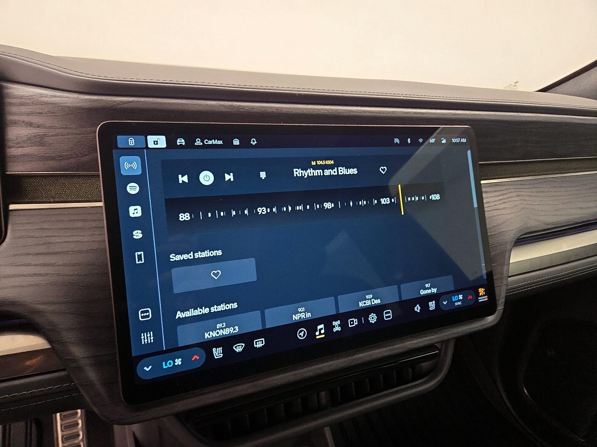 Thumbnail: 2023 Rivian R1S - 15