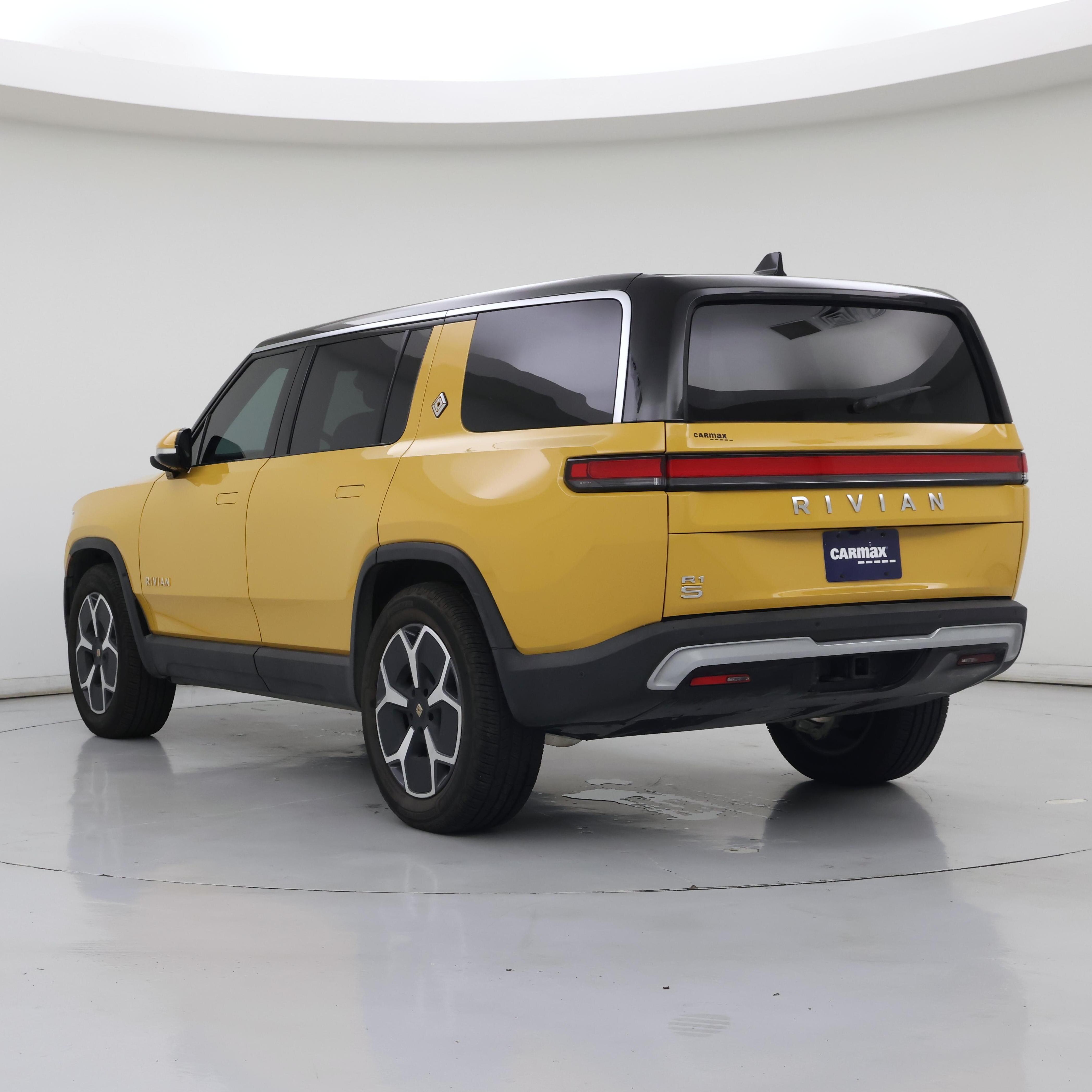 Thumbnail: 2023 Rivian R1S - 2