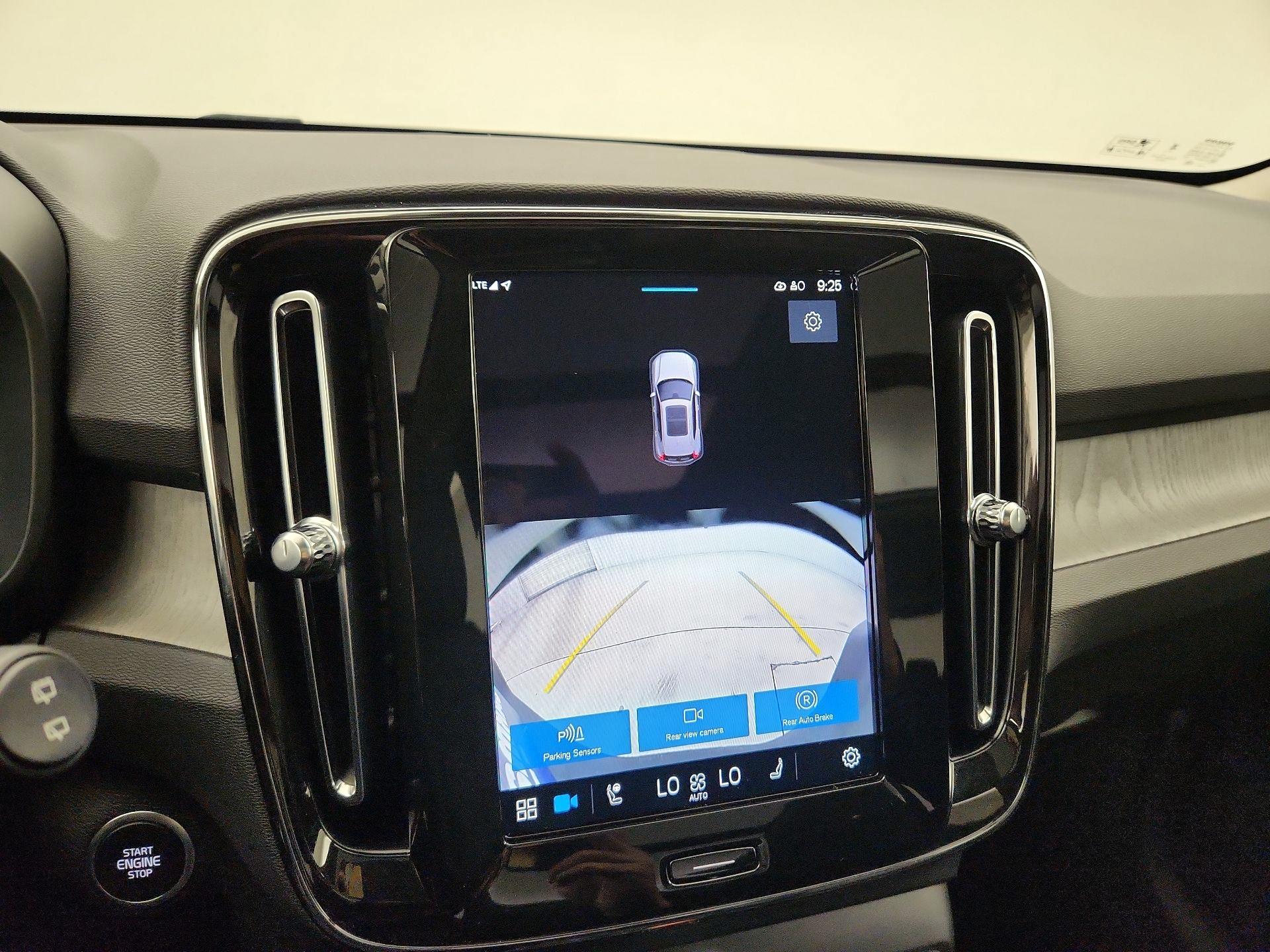 Thumbnail: 2025 Volvo XC40 - 15