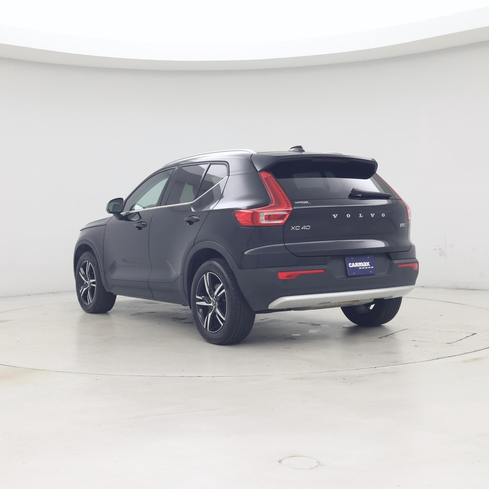 Thumbnail: 2025 Volvo XC40 - 2