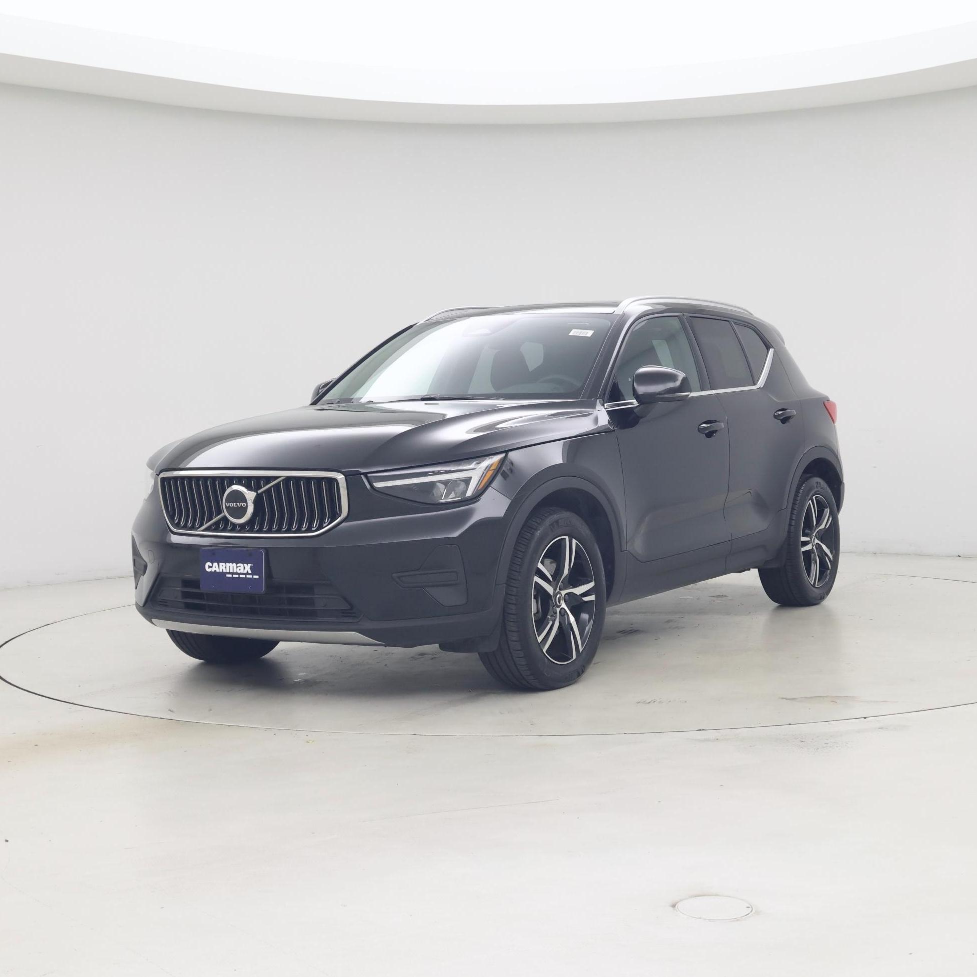 Thumbnail: 2025 Volvo XC40 - 4
