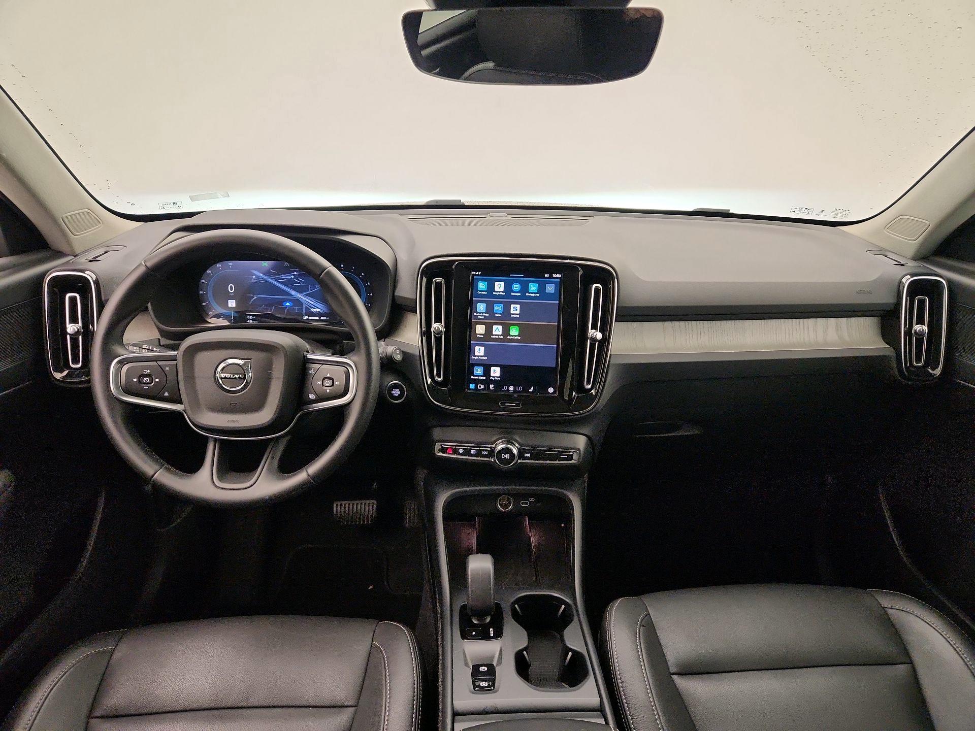 Thumbnail: 2025 Volvo XC40 - 9