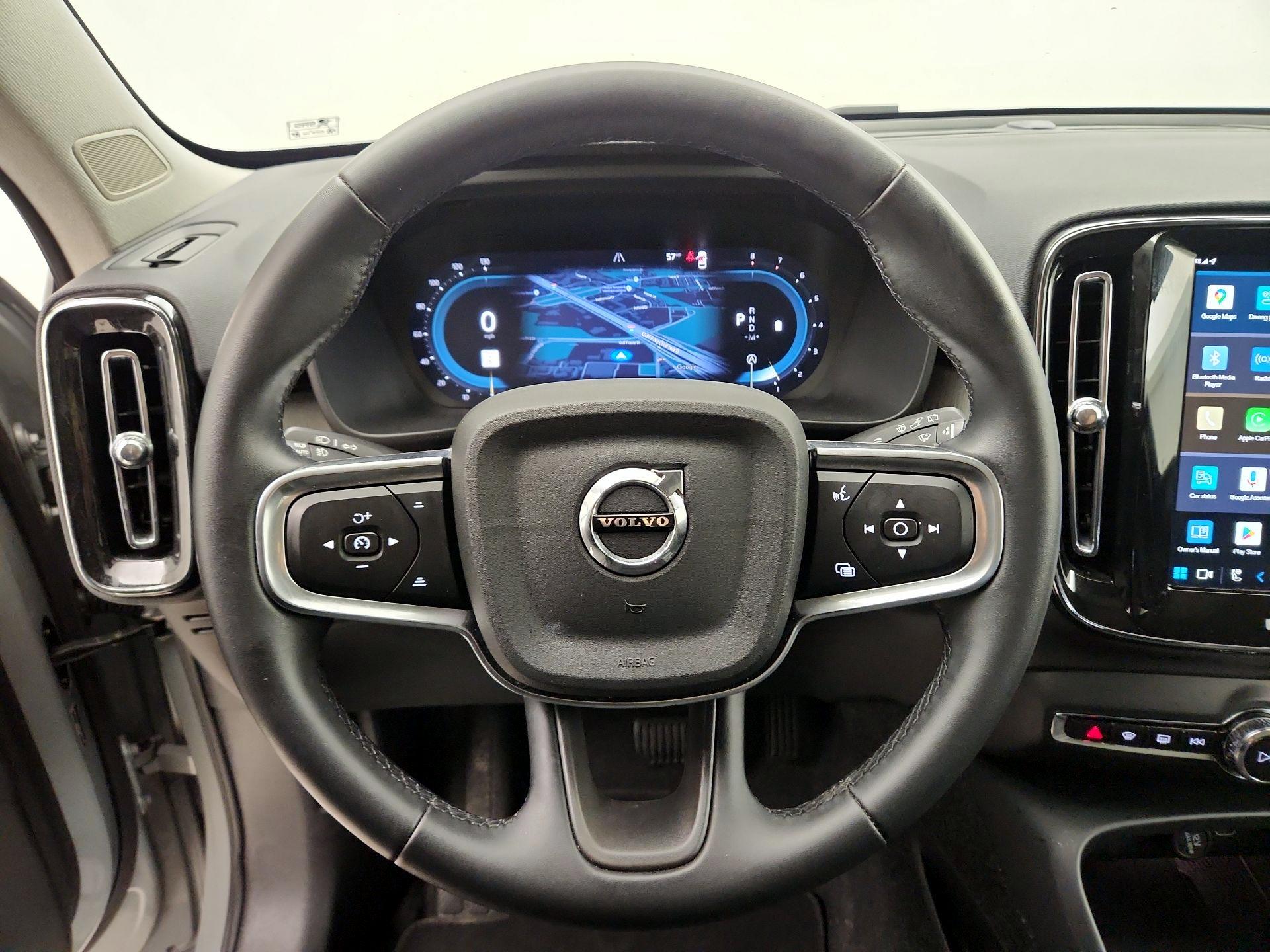 Thumbnail: 2025 Volvo XC40 - 10