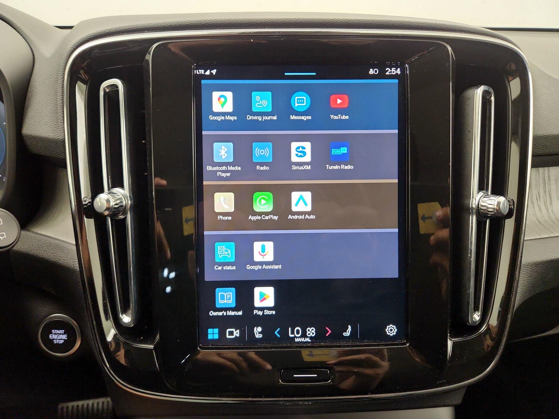 Thumbnail: 2025 Volvo XC40 - 13