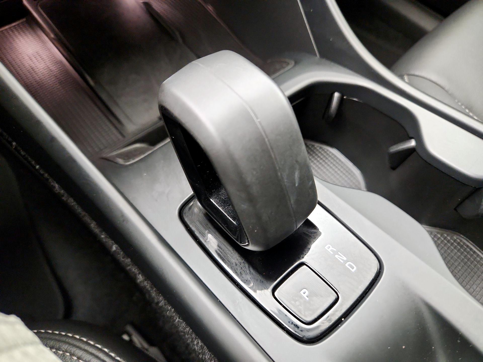 Thumbnail: 2025 Volvo XC40 - 15