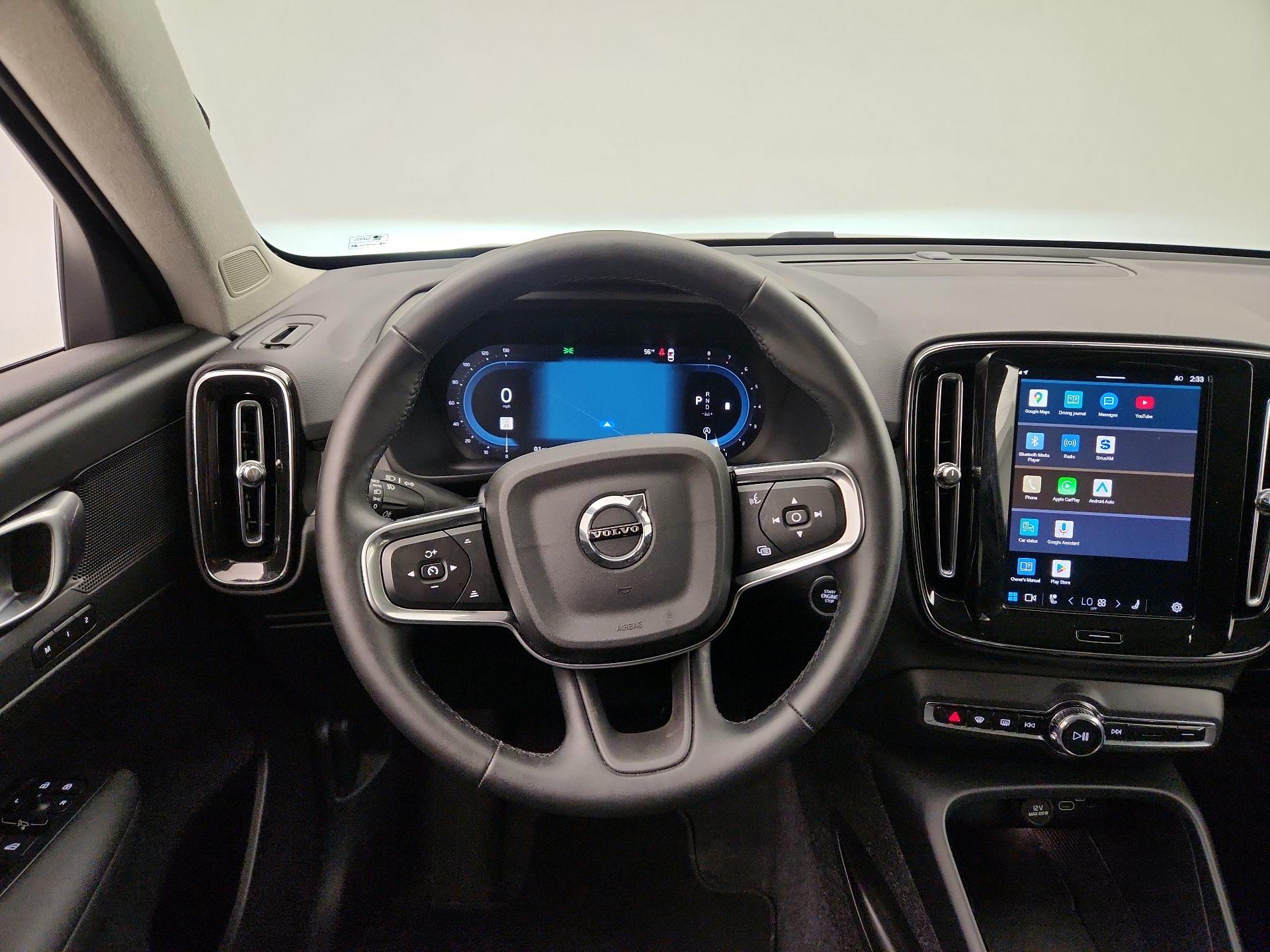 Thumbnail: 2025 Volvo XC40 - 10