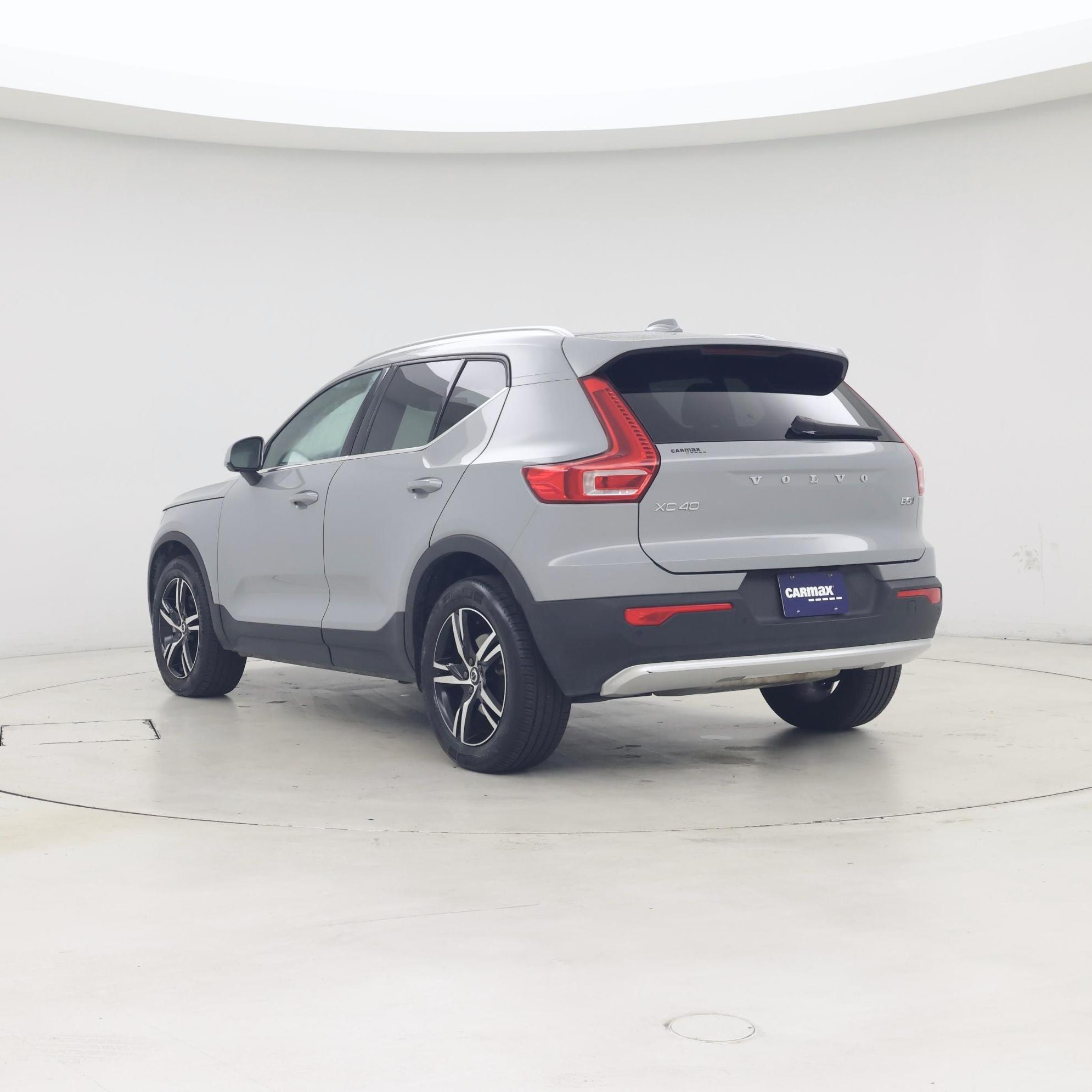 Thumbnail: 2025 Volvo XC40 - 2
