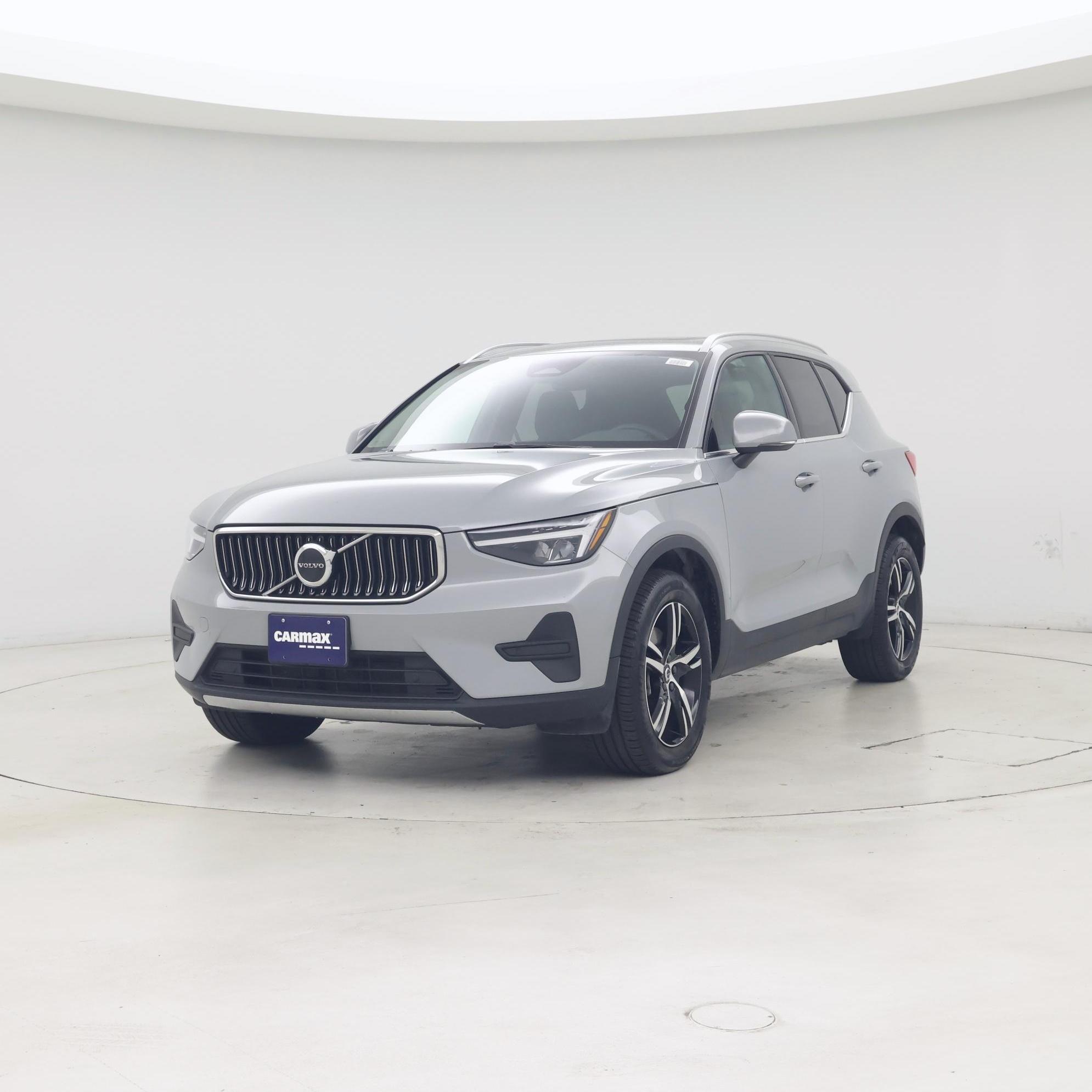 Thumbnail: 2025 Volvo XC40 - 4