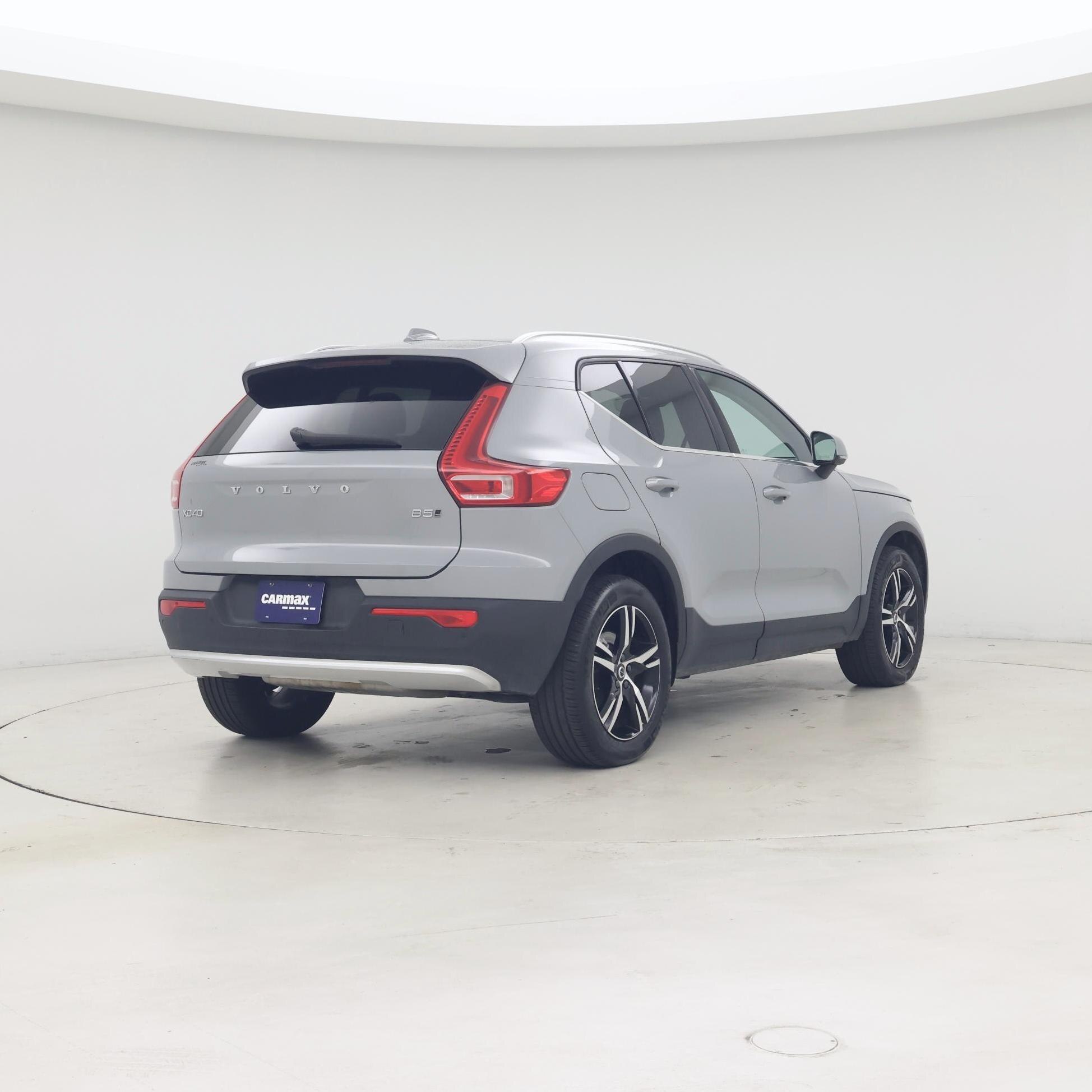 Thumbnail: 2025 Volvo XC40 - 8