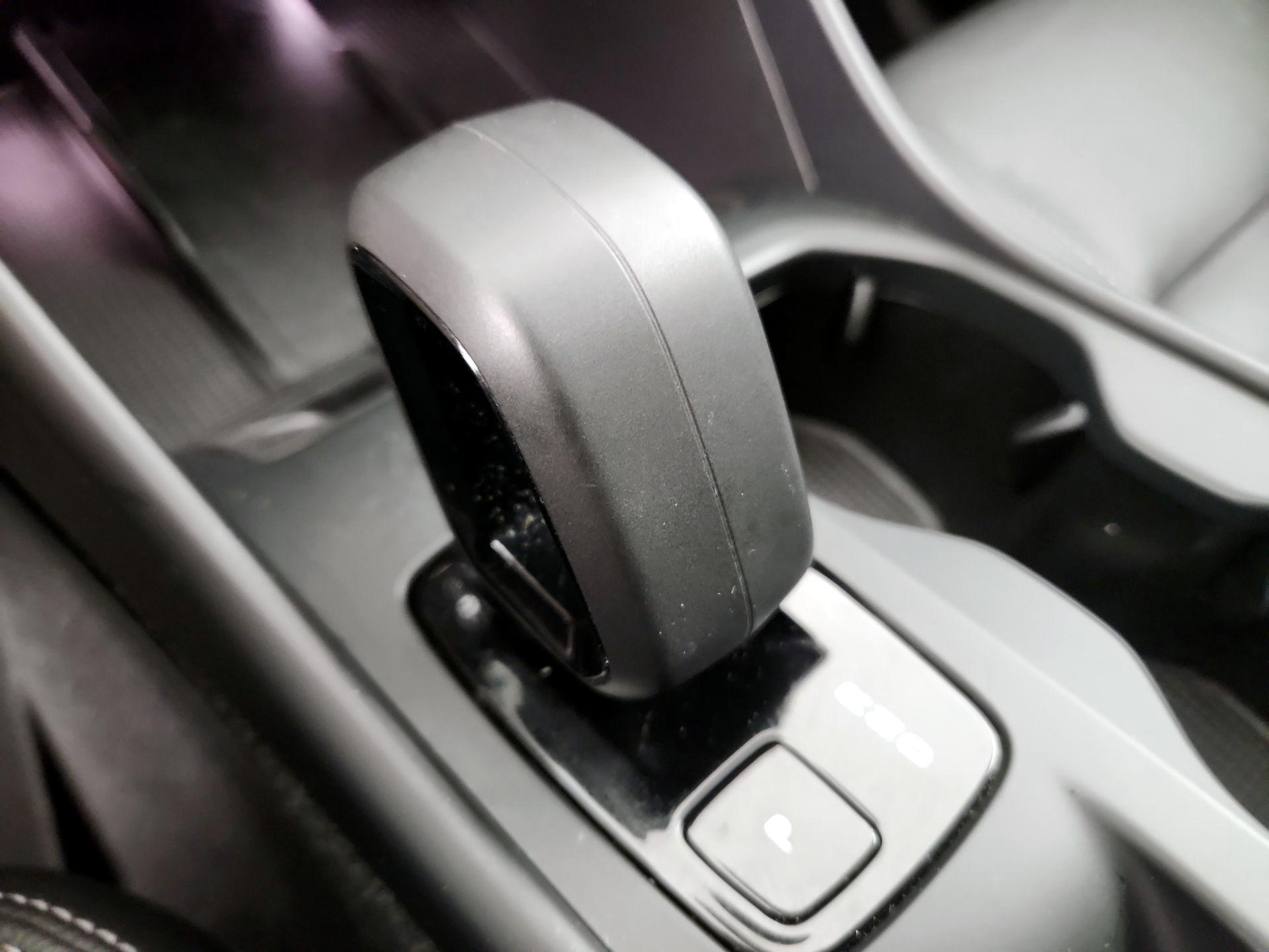 Thumbnail: 2025 Volvo XC40 - 15