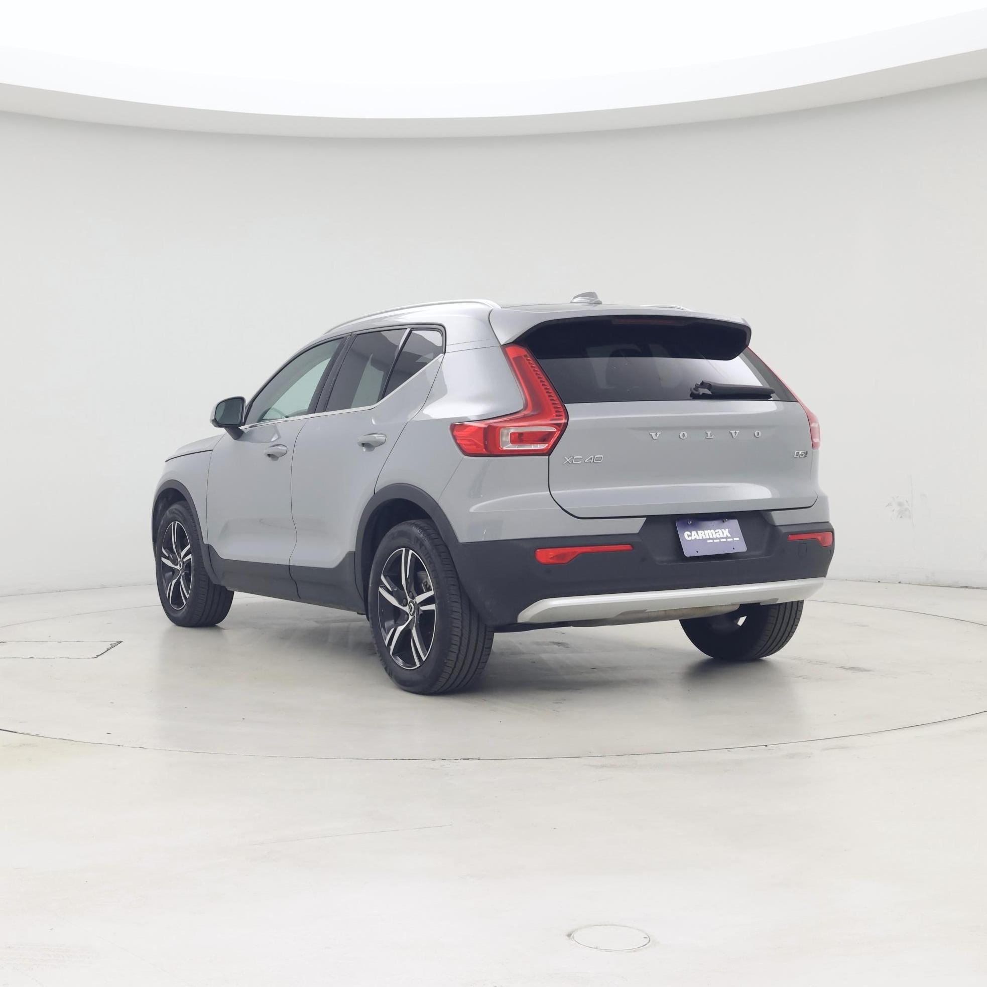 Thumbnail: 2025 Volvo XC40 - 2