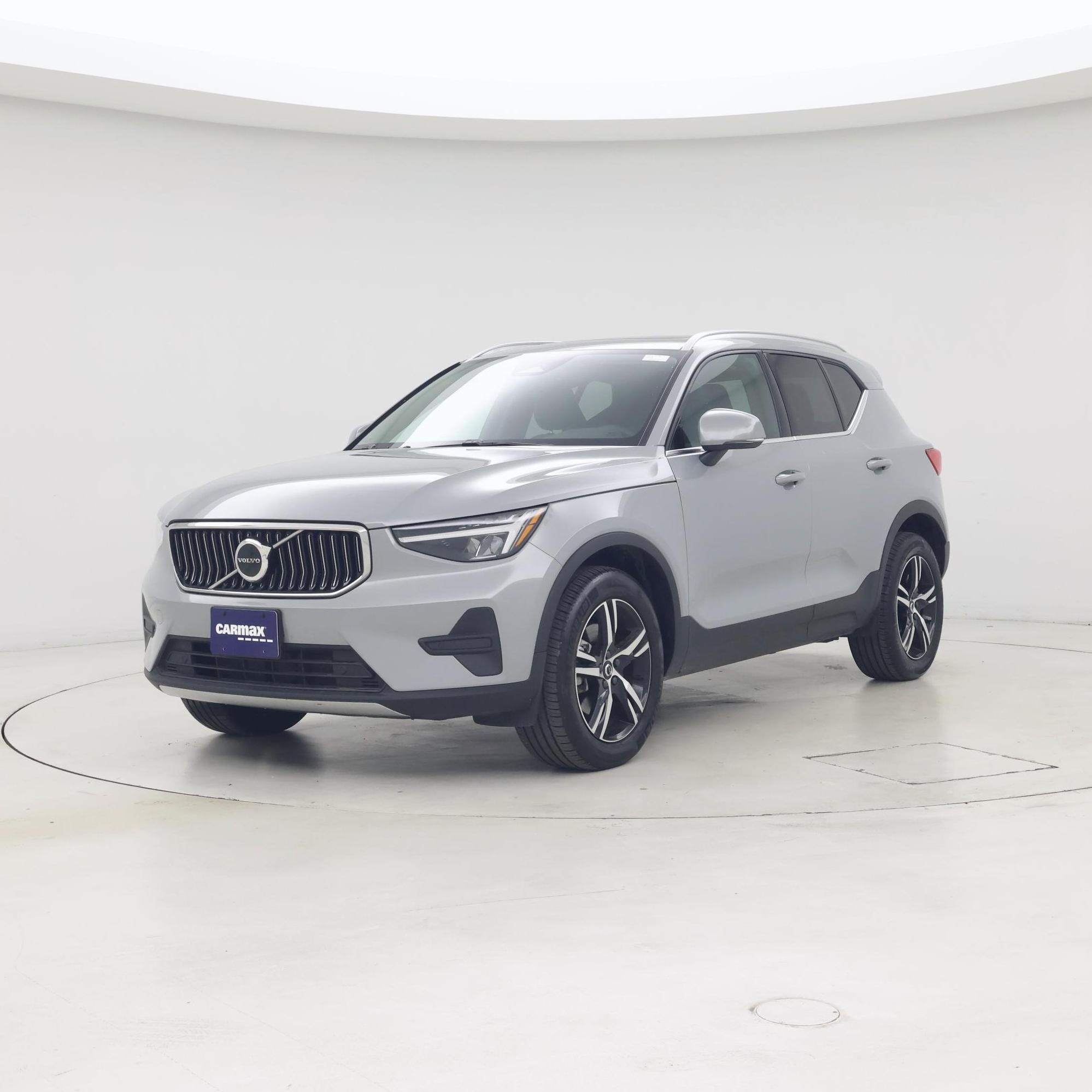 Thumbnail: 2025 Volvo XC40 - 4