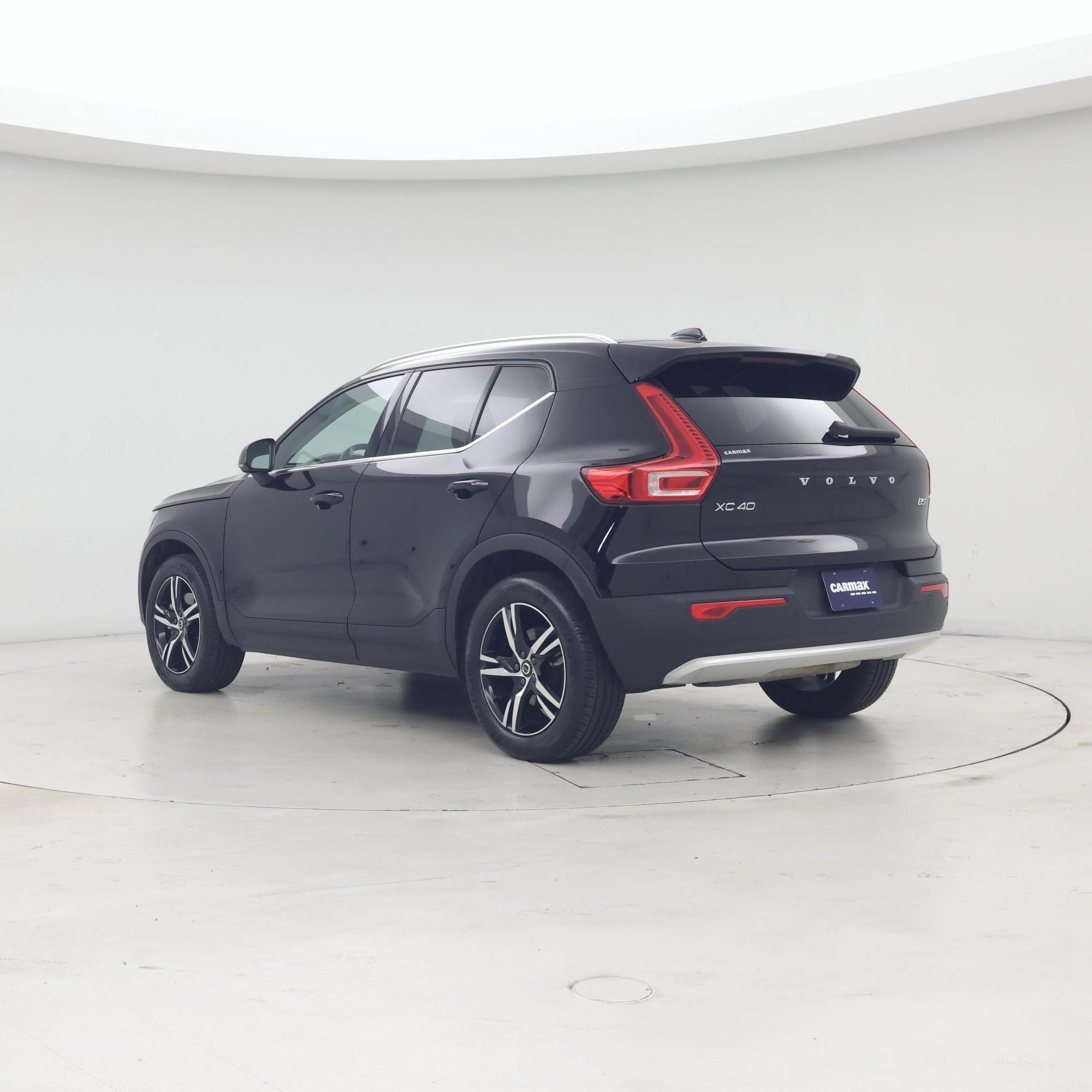Thumbnail: 2025 Volvo XC40 - 2