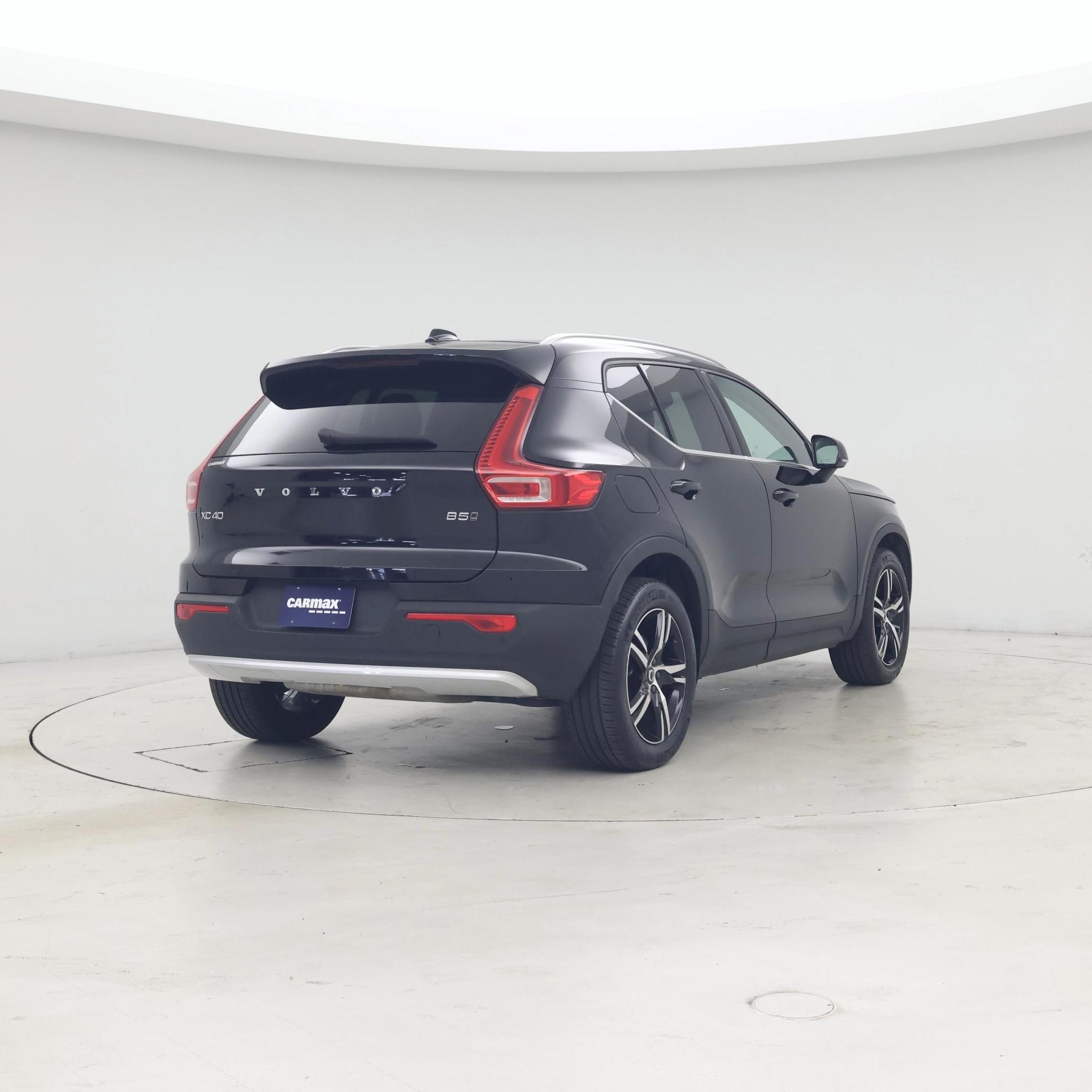 Thumbnail: 2025 Volvo XC40 - 8