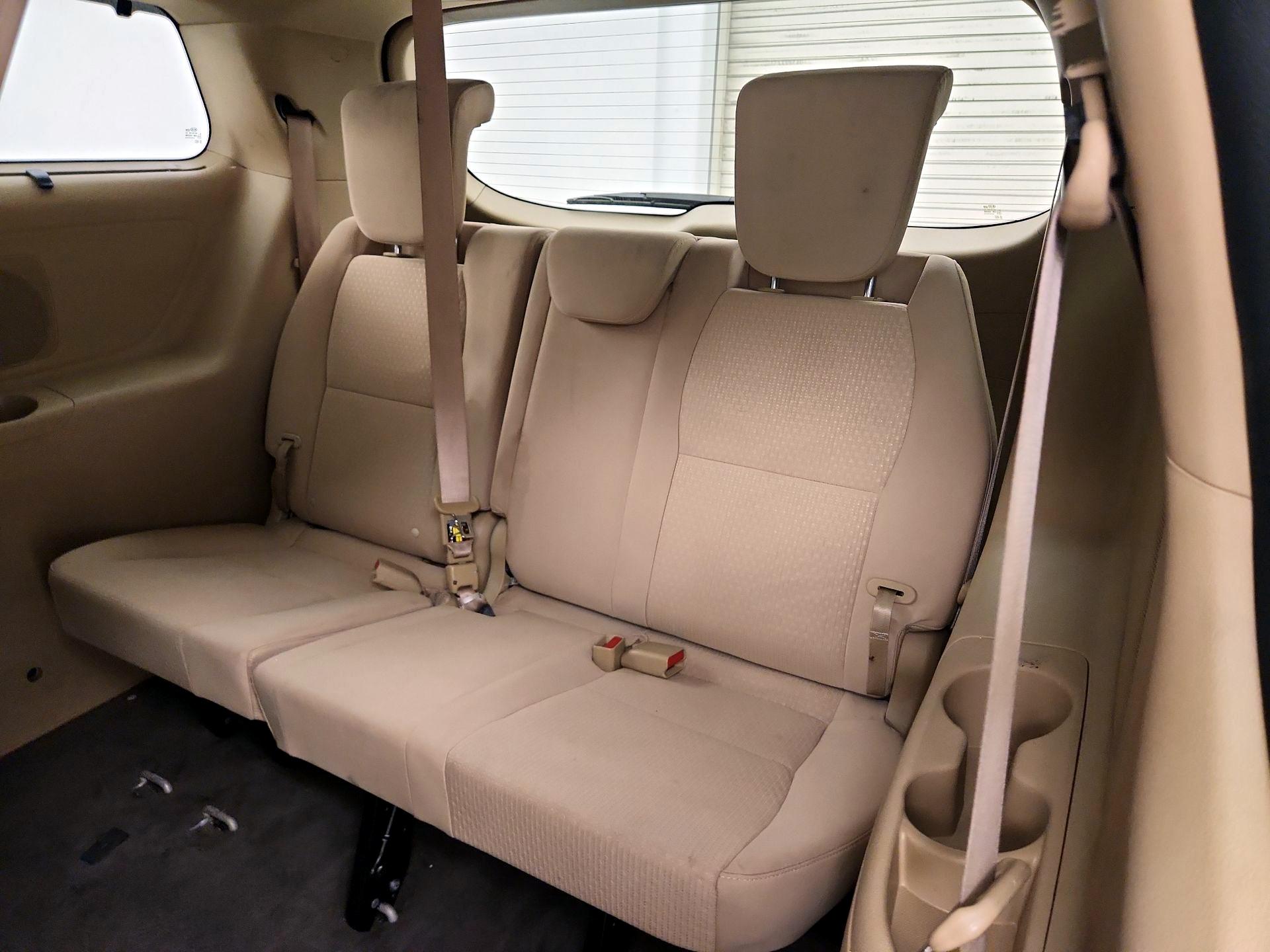 Thumbnail: 2016 Kia Sedona - 18