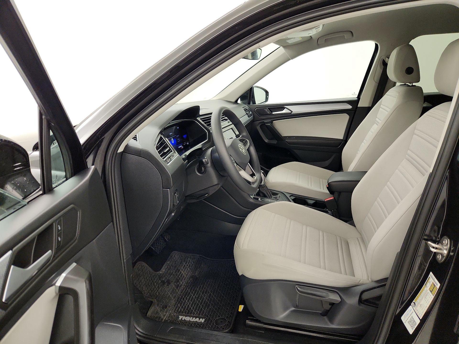 Thumbnail: 2023 Volkswagen Tiguan - 11