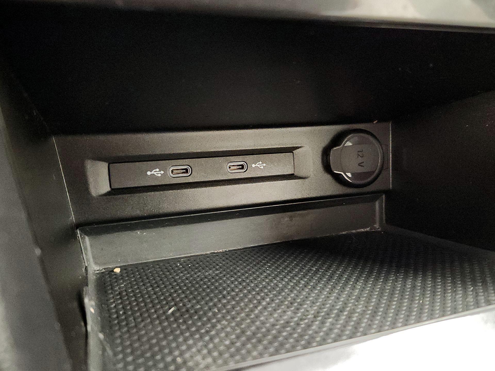 Thumbnail: 2023 Volkswagen Tiguan - 18