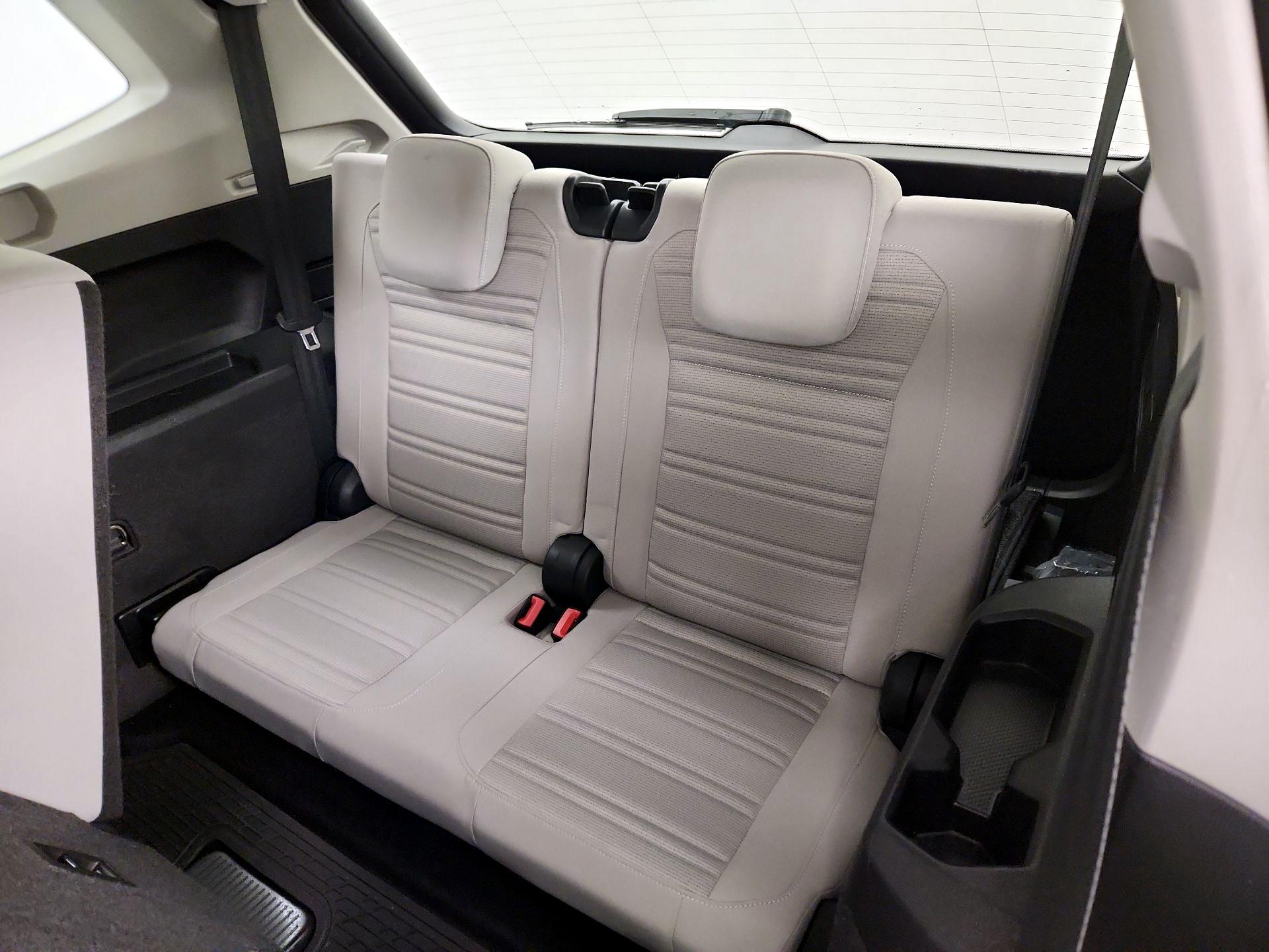 Thumbnail: 2023 Volkswagen Tiguan - 20