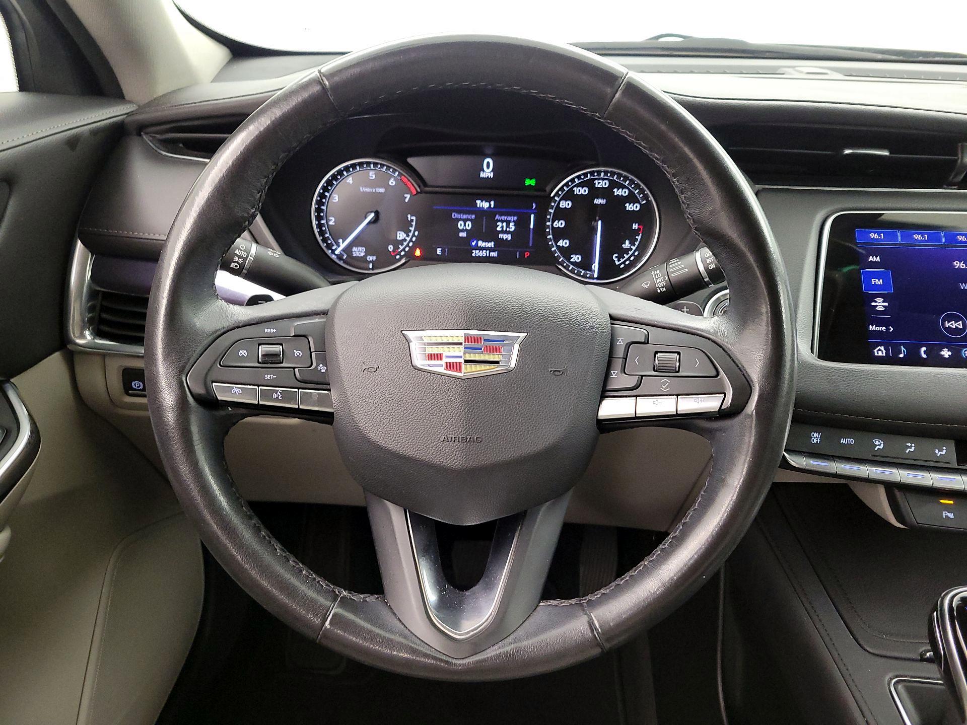 Thumbnail: 2023 Cadillac XT4 - 10