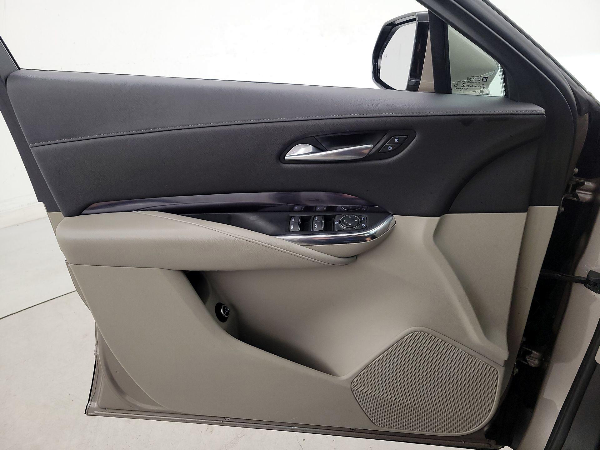 Thumbnail: 2023 Cadillac XT4 - 12