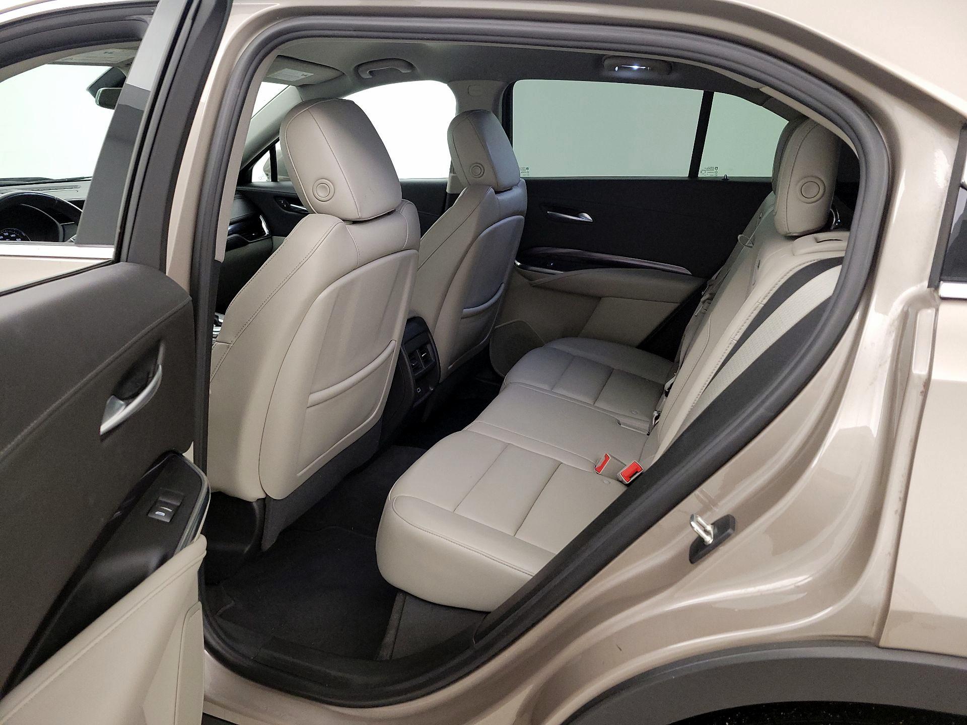 Thumbnail: 2023 Cadillac XT4 - 19