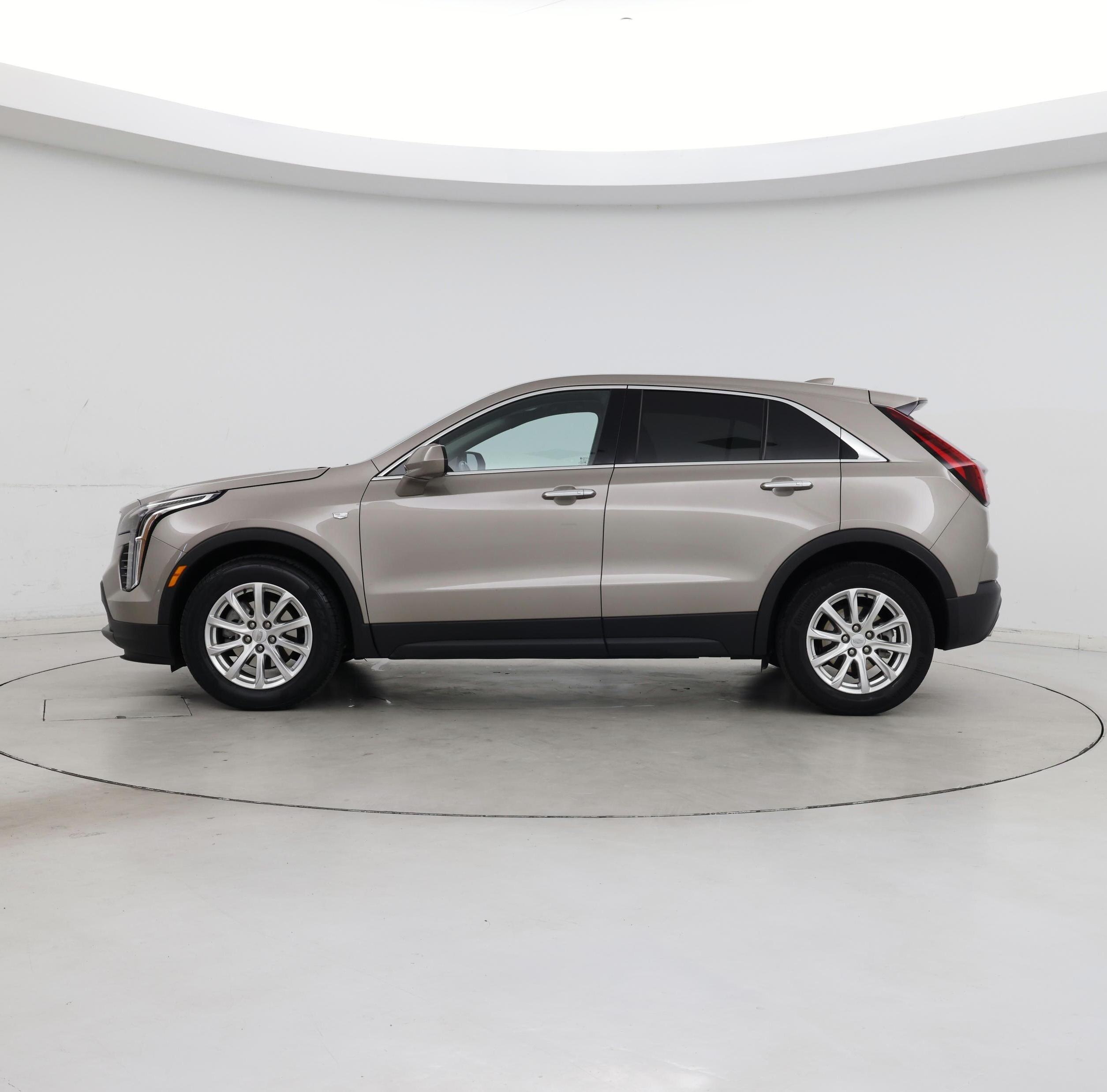 Thumbnail: 2023 Cadillac XT4 - 3