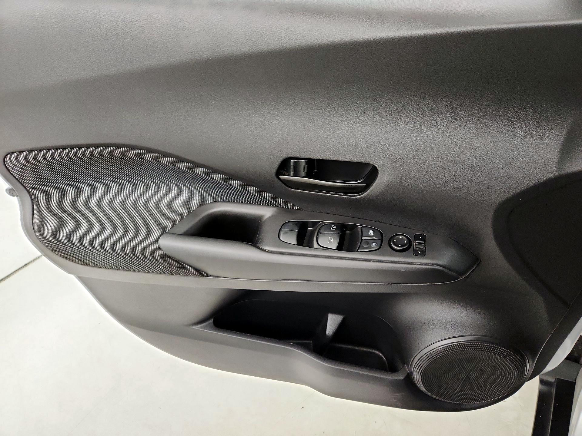 Thumbnail: 2020 Nissan Kicks - 12