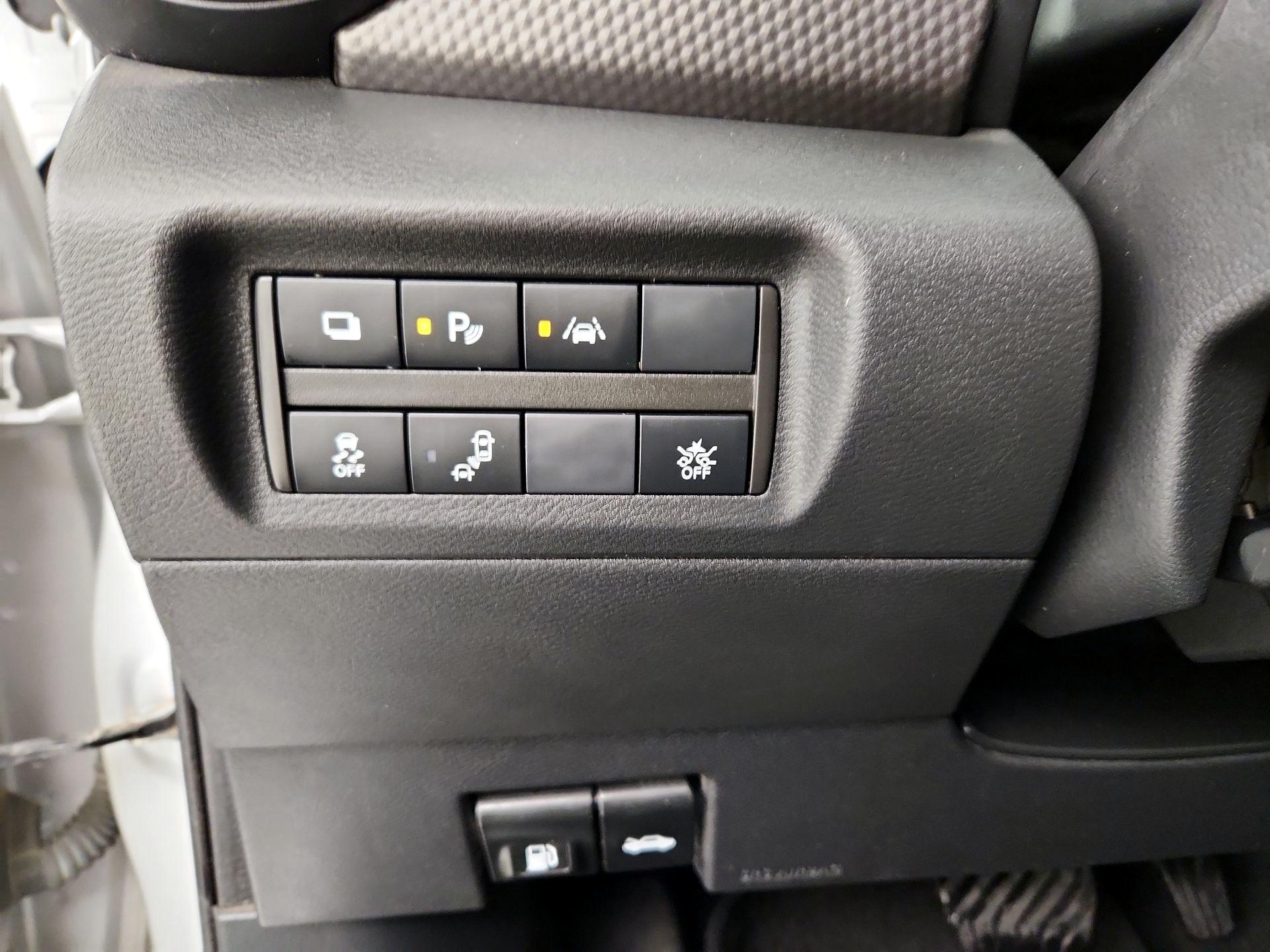 Thumbnail: 2020 Nissan Kicks - 13