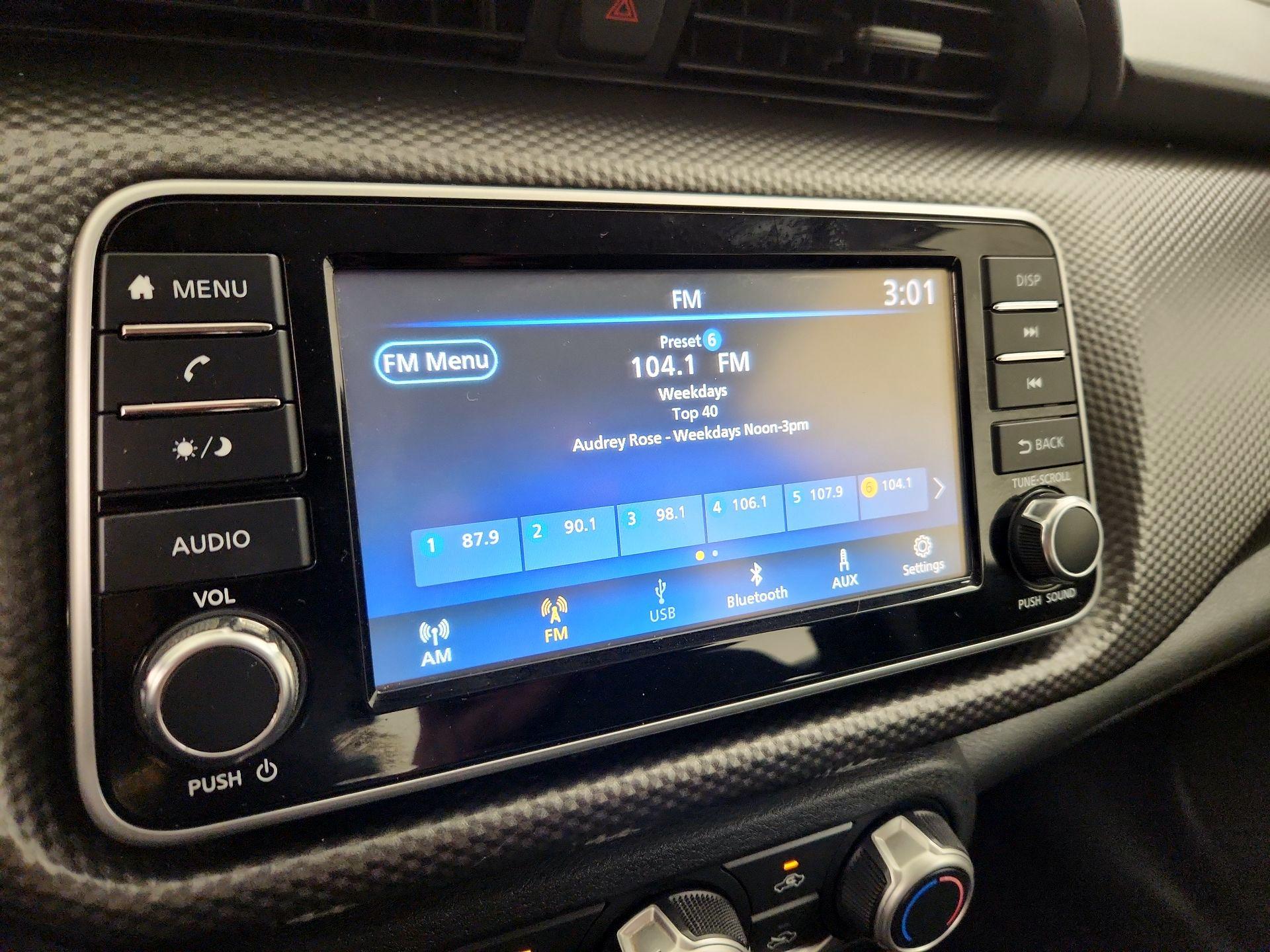 Thumbnail: 2020 Nissan Kicks - 15