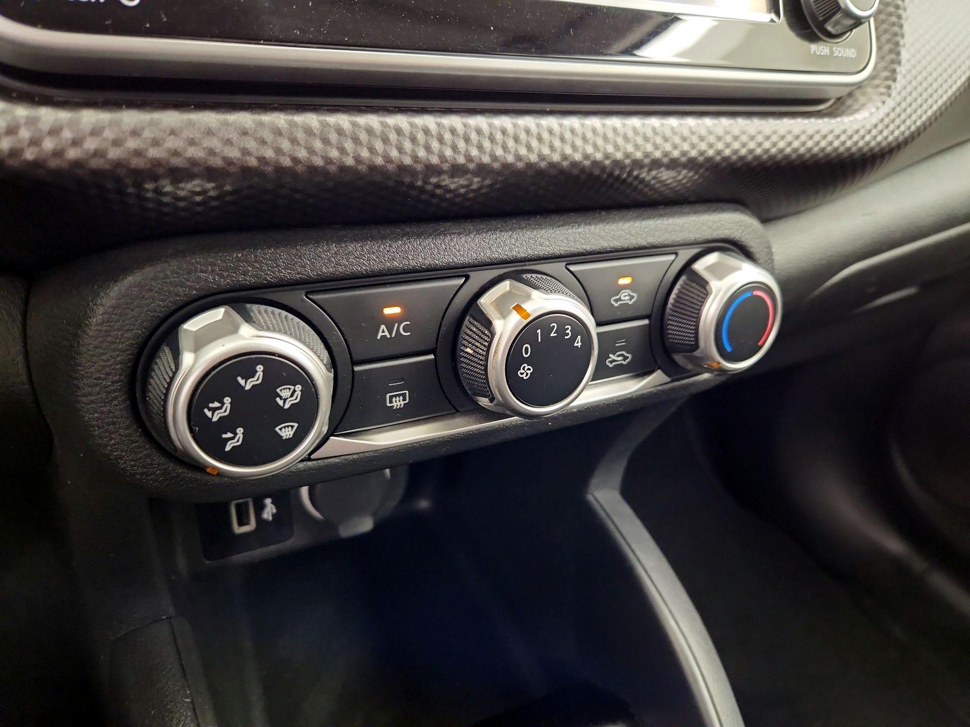 Thumbnail: 2020 Nissan Kicks - 16