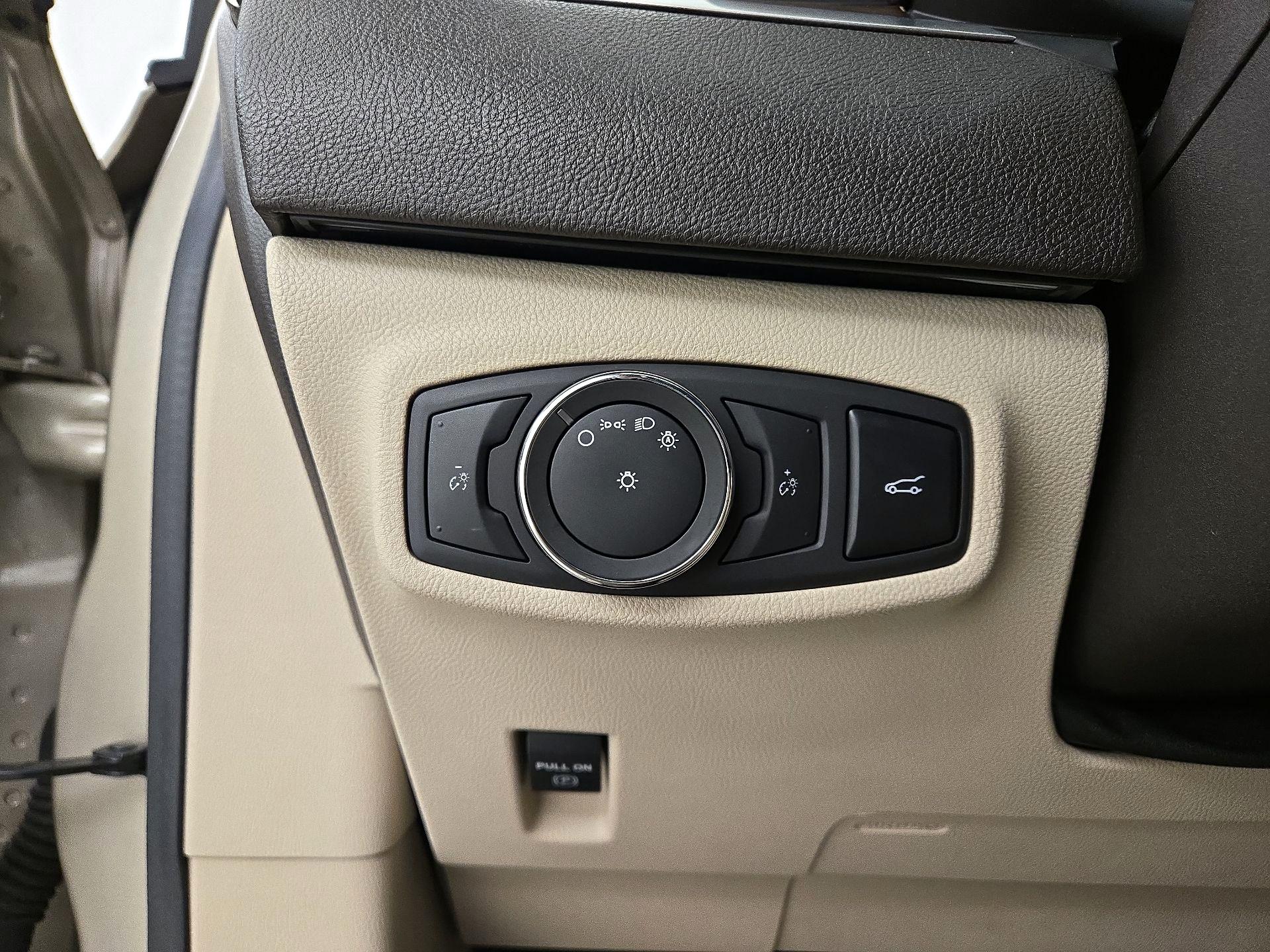 Thumbnail: 2017 Lincoln MKC - 13