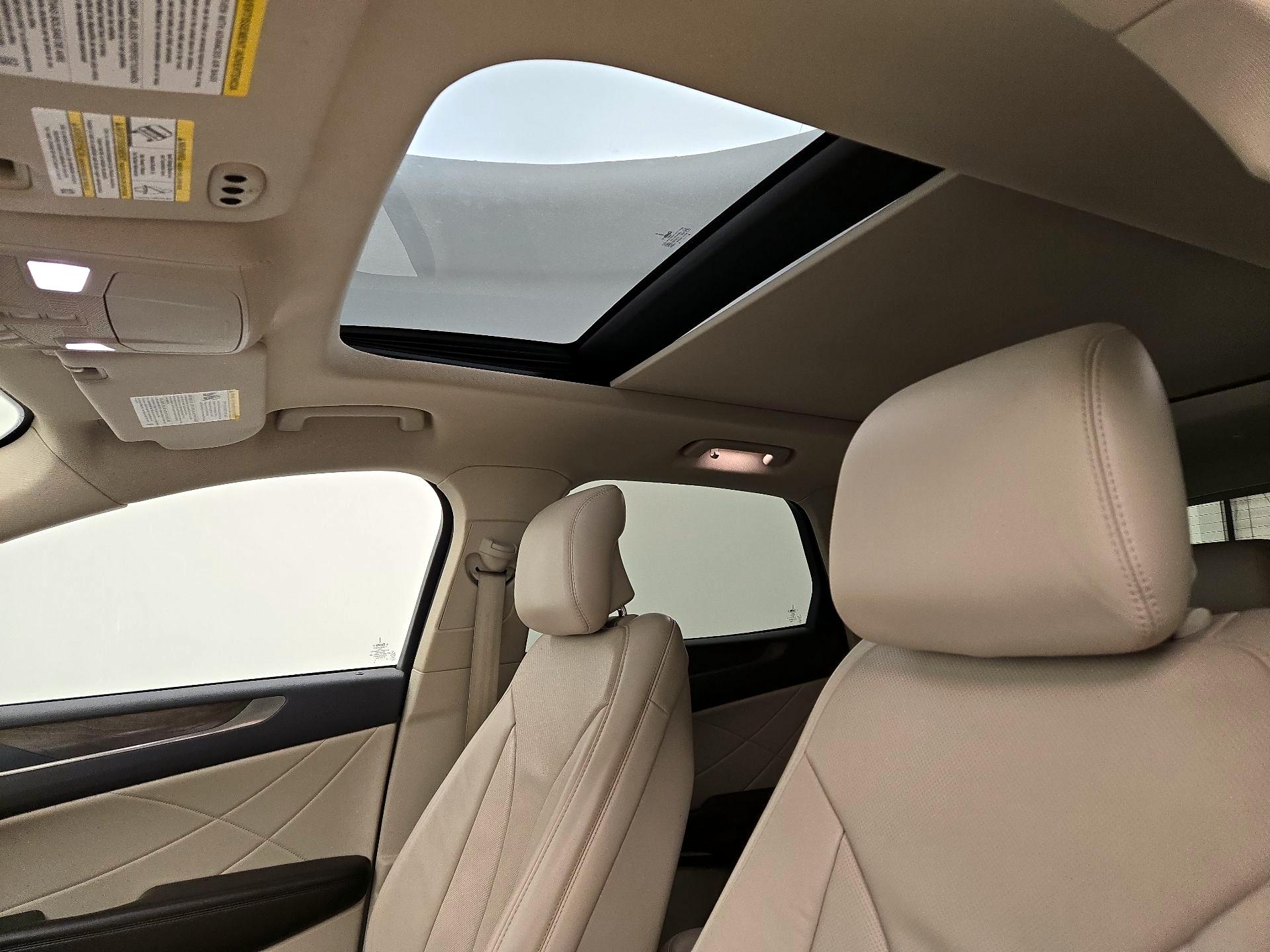 Thumbnail: 2017 Lincoln MKC - 20